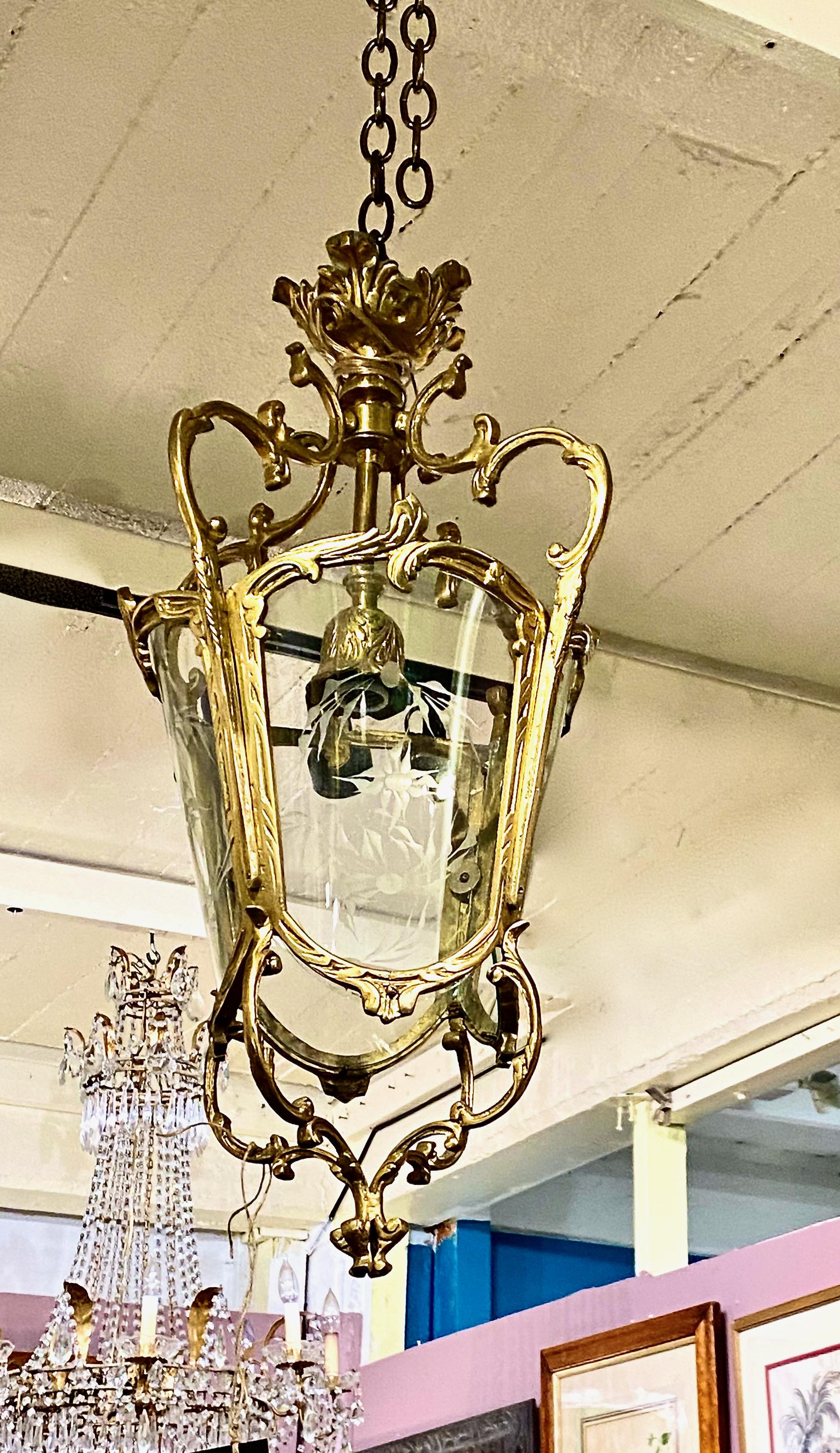 Louis XV Bronze Hall Lanterns In Good Condition For Sale In Pasadena, CA