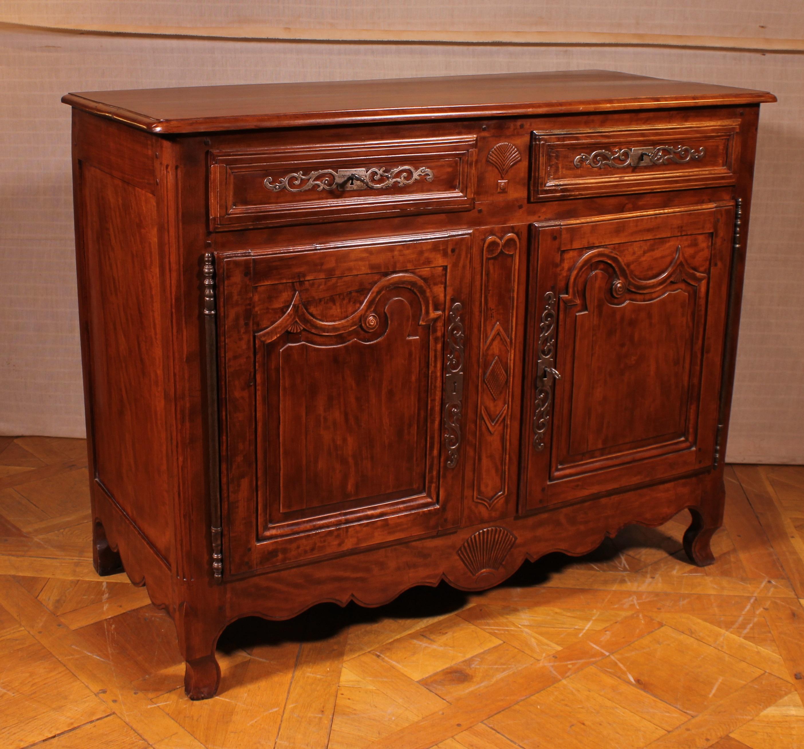 Louis XV Buffet in Cherrywood, 18th Century For Sale 4
