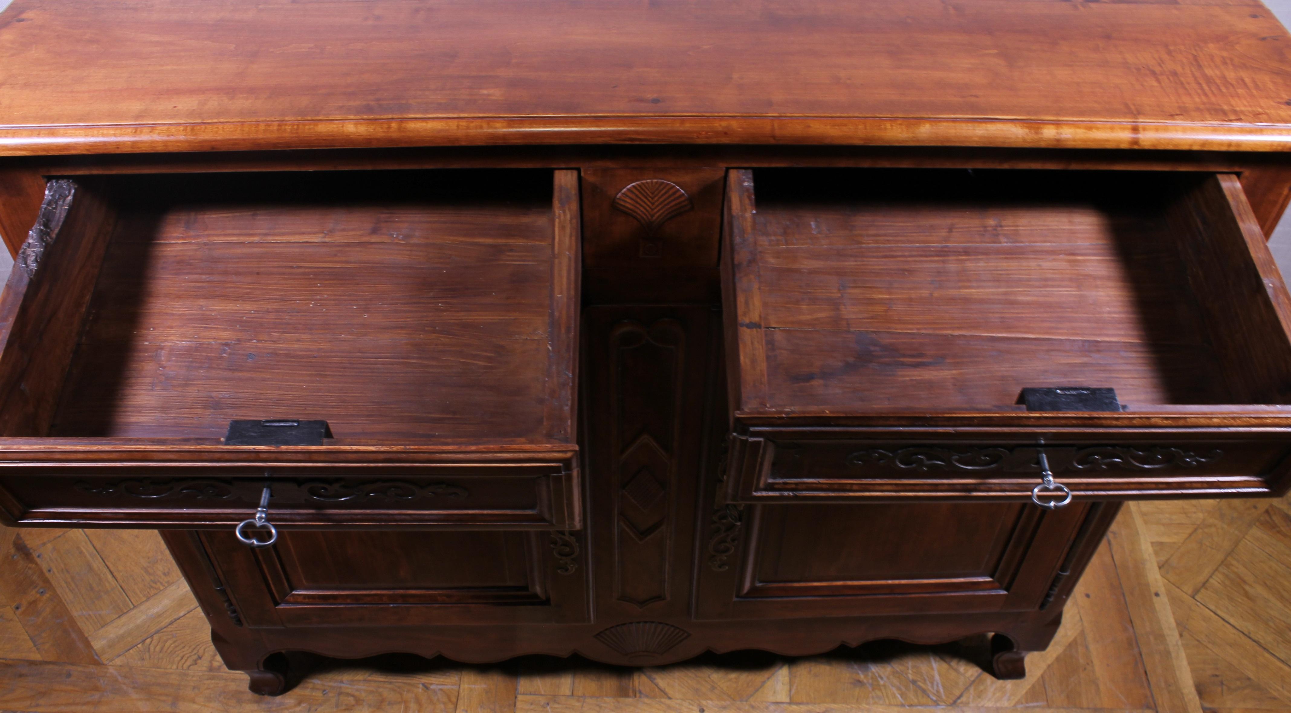Louis XV Buffet in Cherrywood, 18th Century For Sale 5