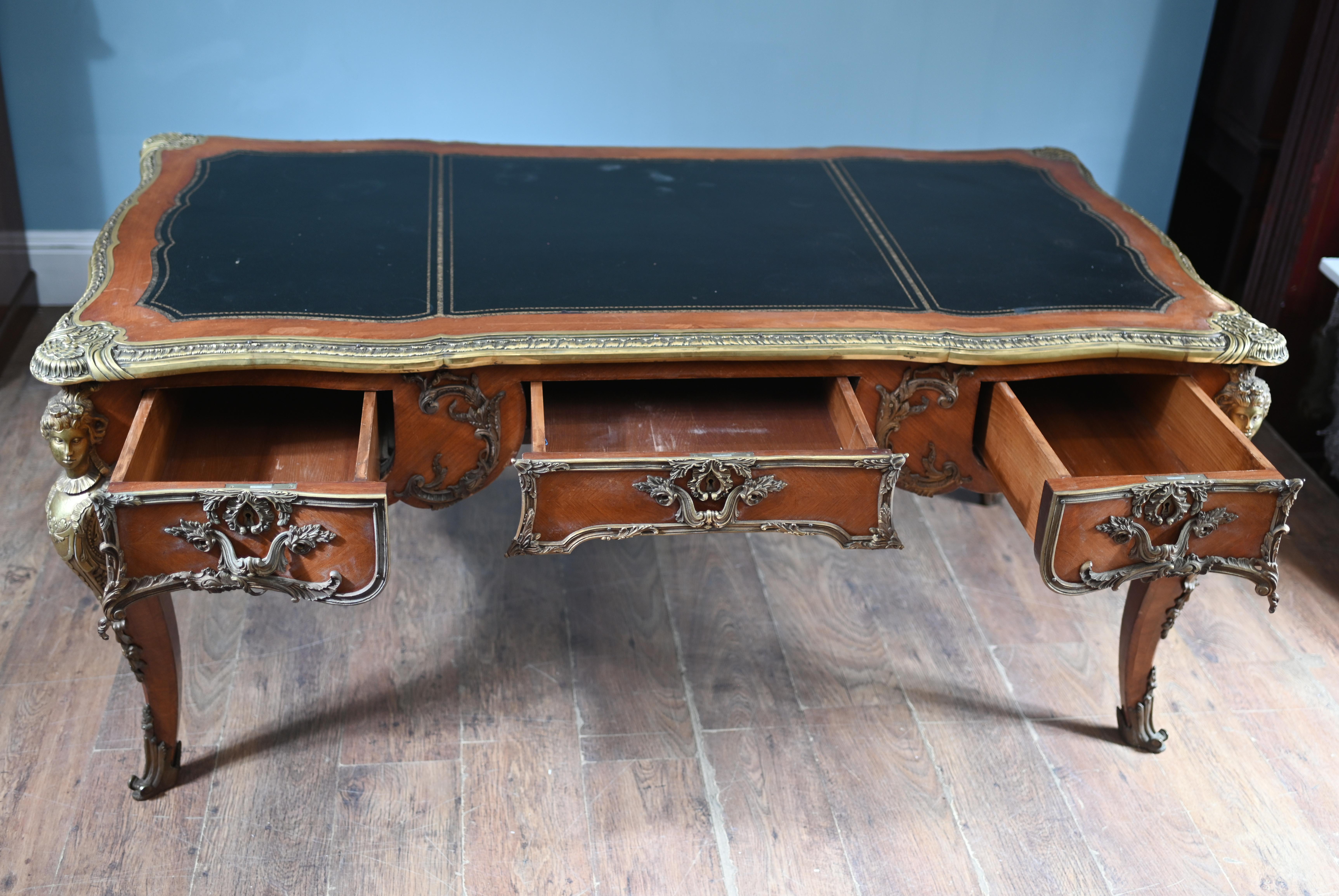Scrivania Luigi XV Bureau Plat Francese 1890 in vendita 8