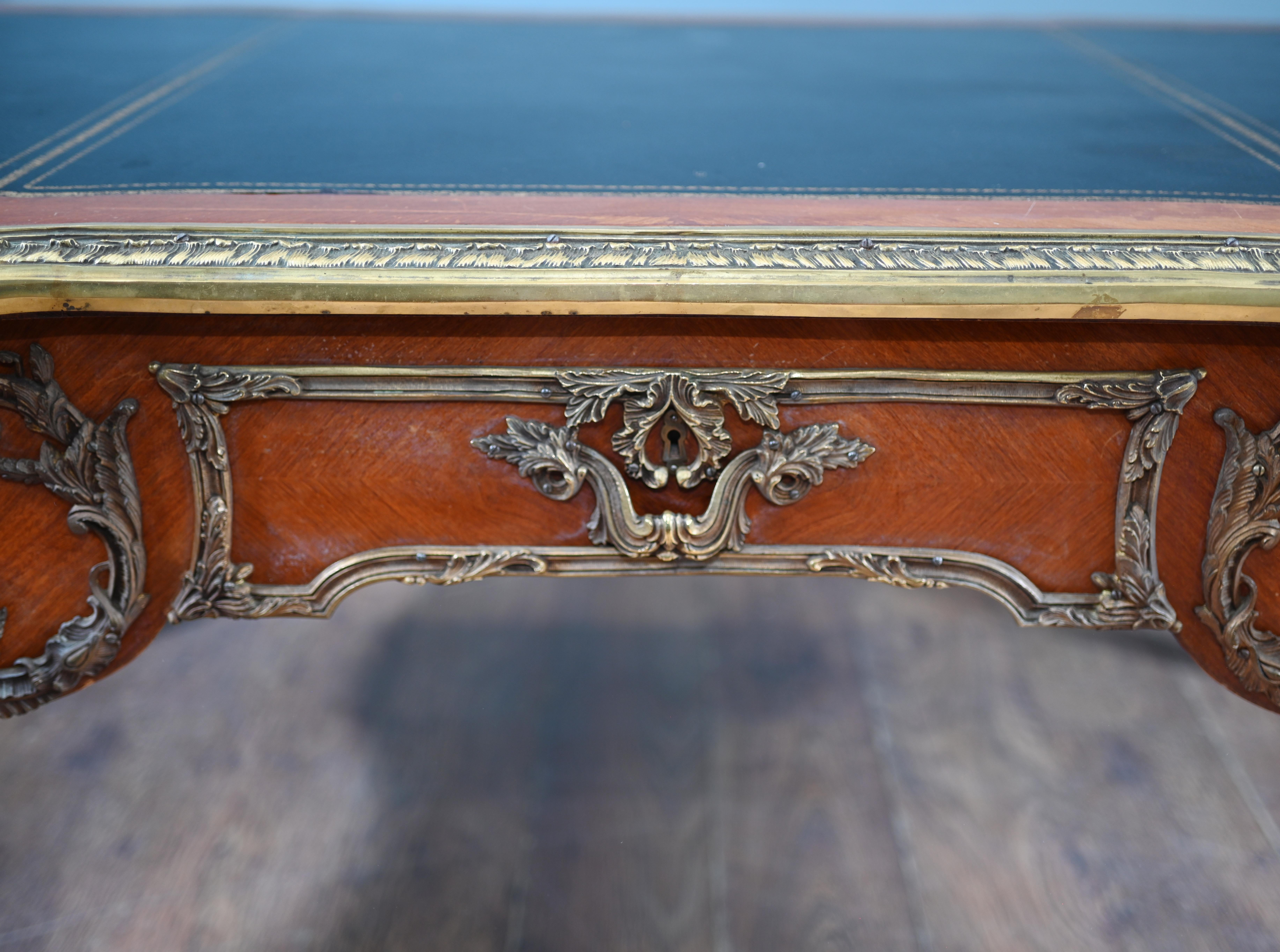 Scrivania Luigi XV Bureau Plat Francese 1890 in vendita 9