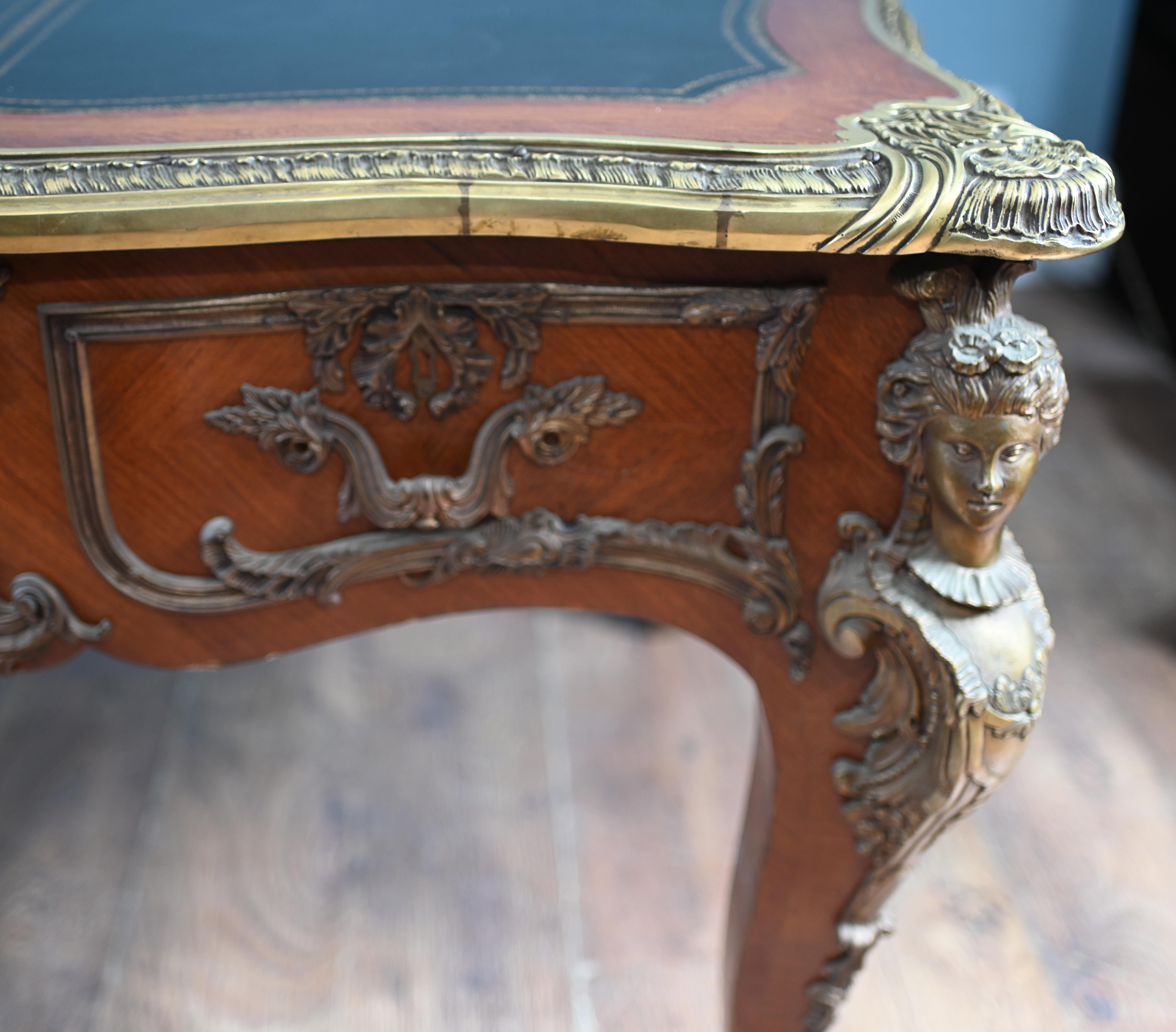 Legno dorato Scrivania Luigi XV Bureau Plat Francese 1890 in vendita