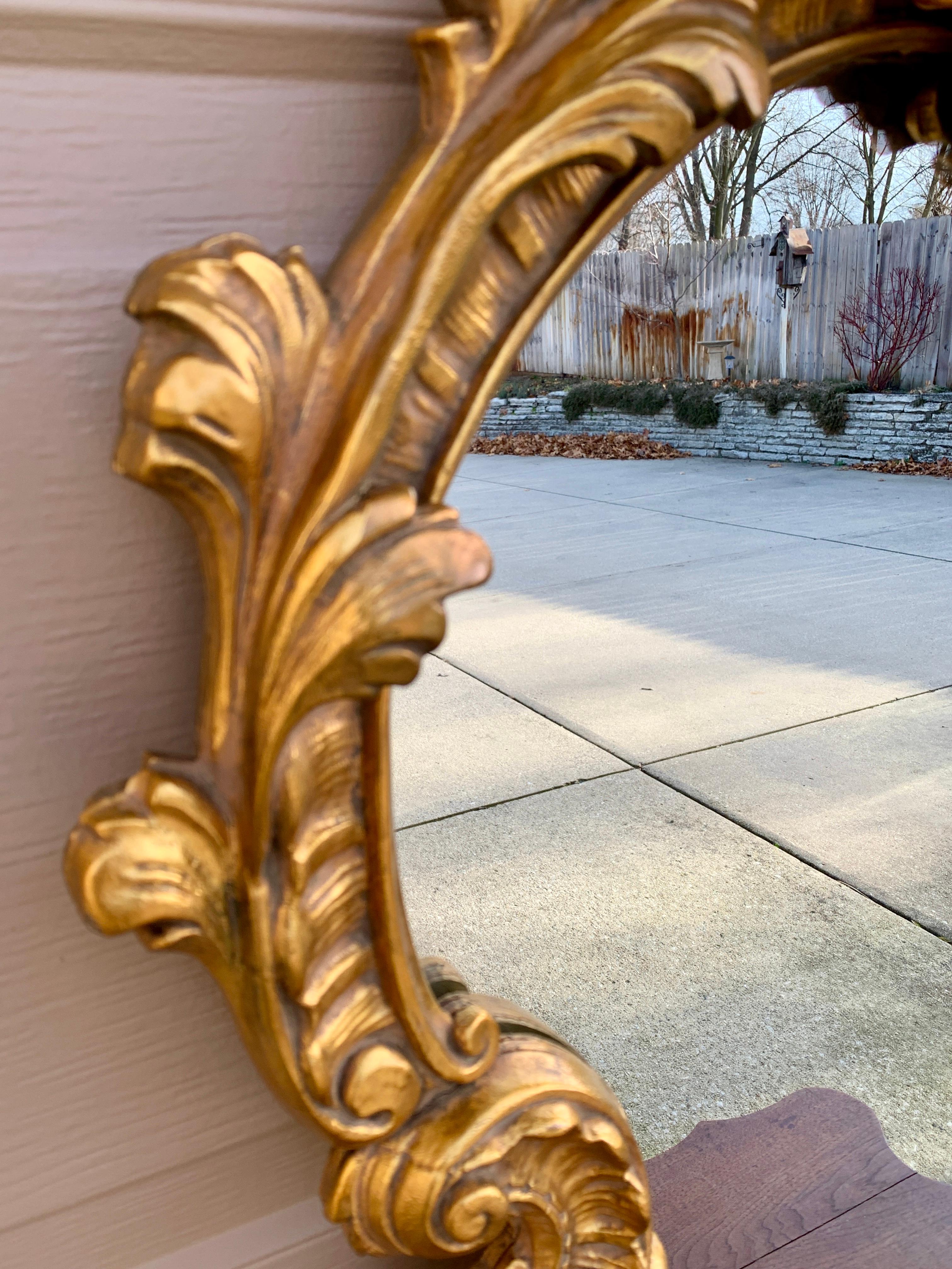 Specchio in legno dorato Luigi XV Cartouche Rococò Barocco in vendita 4