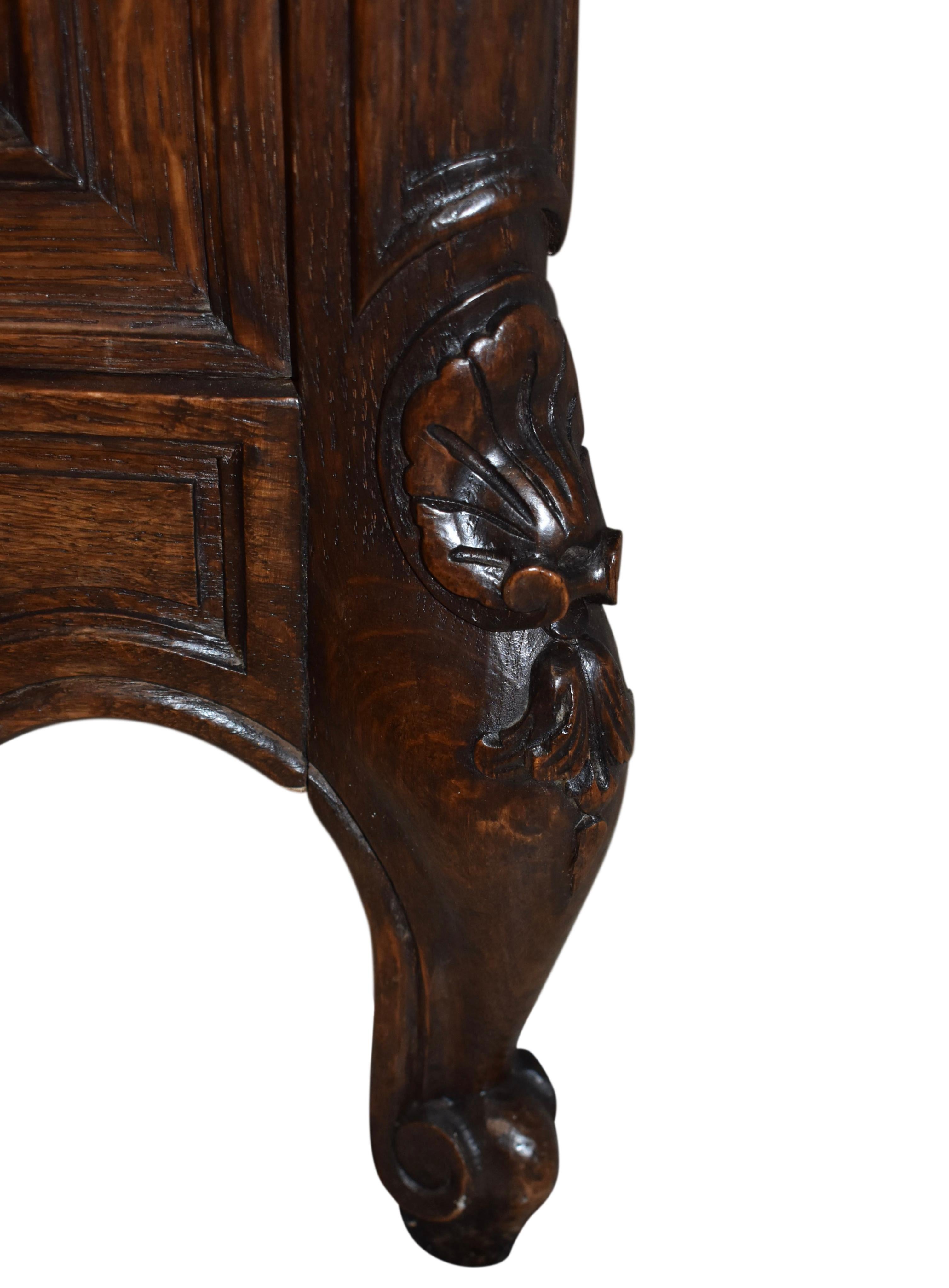 Louis XV Carved Breakfront Oak Vitrine Hutch For Sale 3