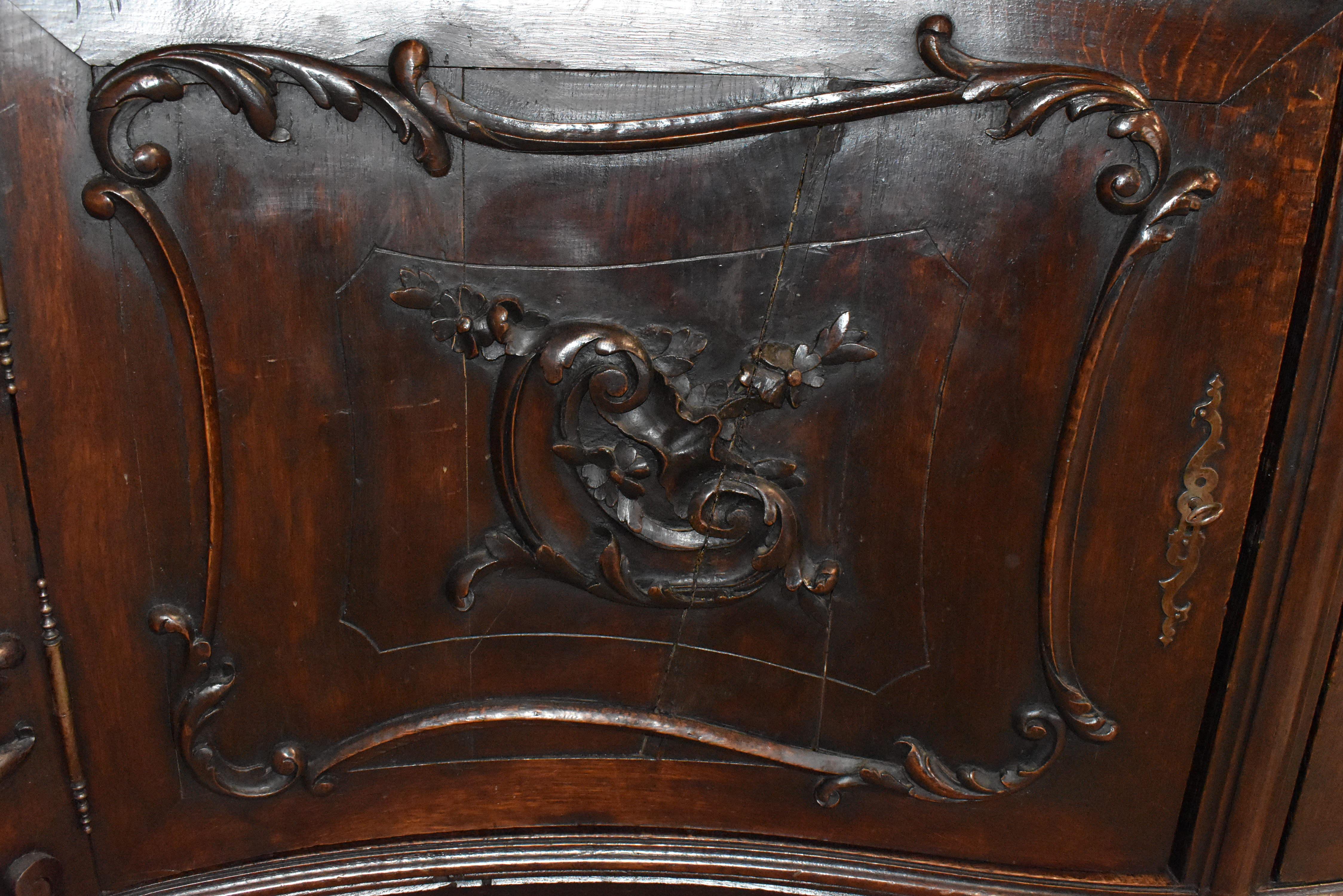 Louis XV Carved Serpentine Sideboard, circa 1890 For Sale 2