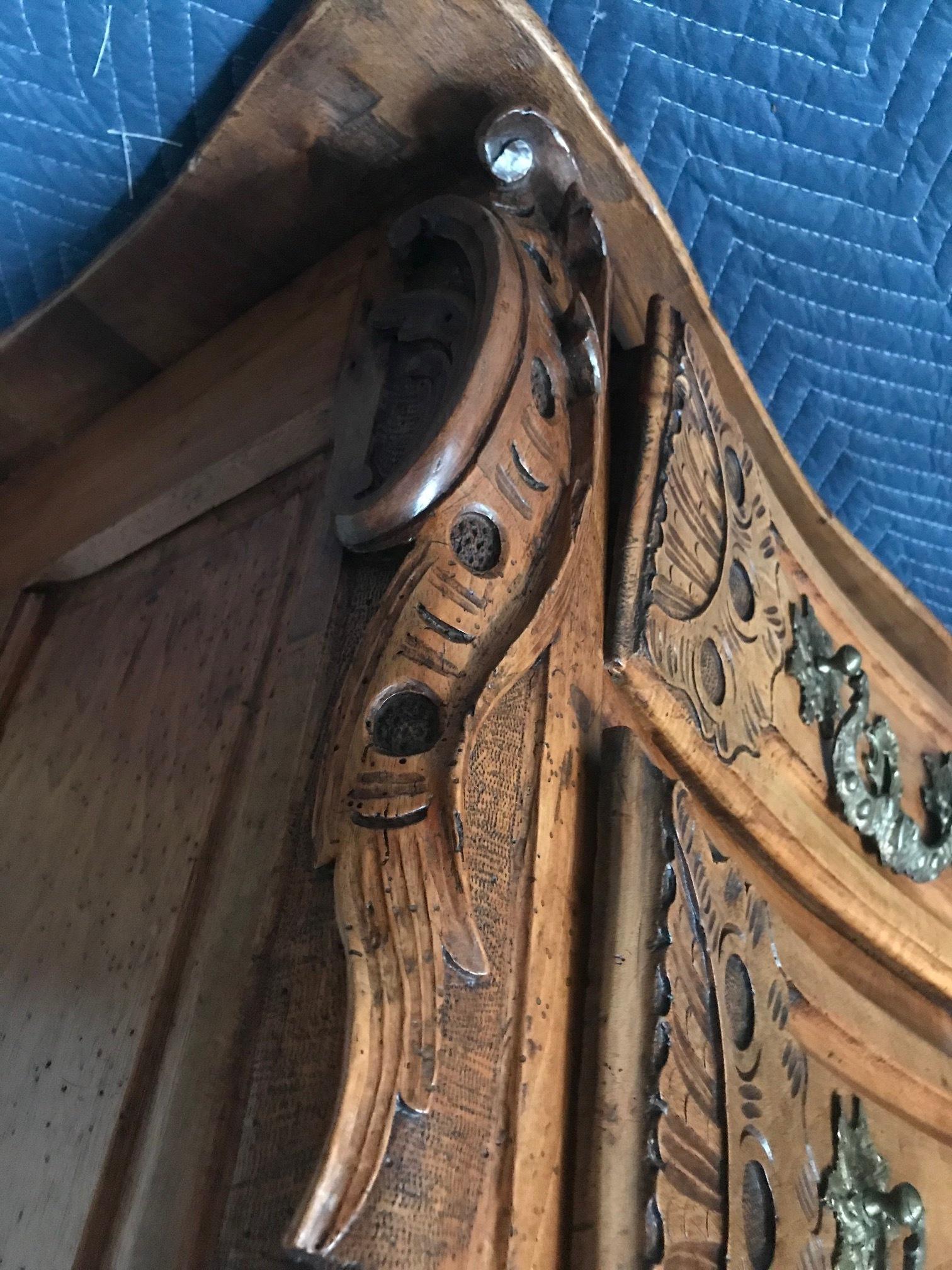 Louis XV Carved Walnut Commode, 18th Century 5