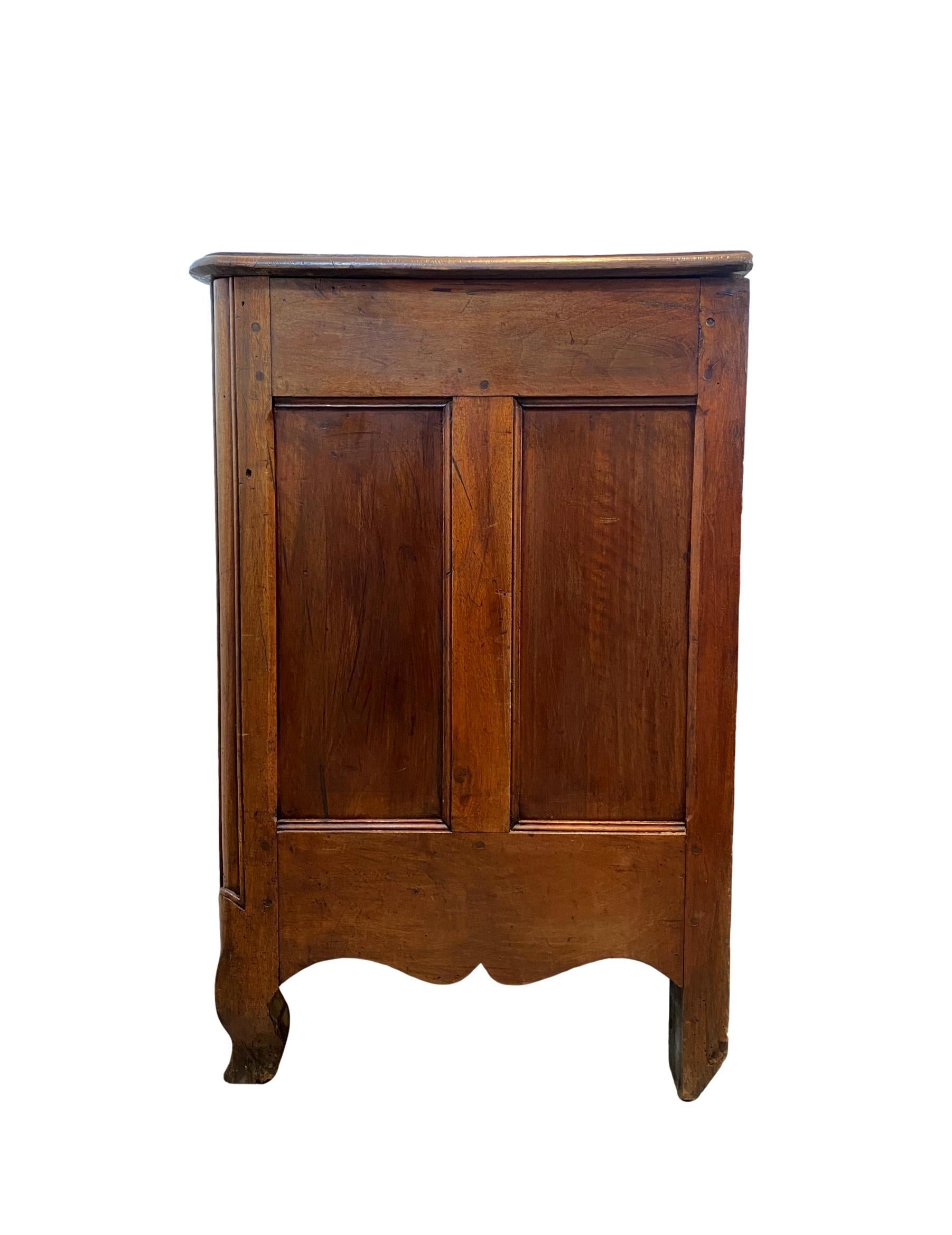 Louis XV Carved Walnut French Commode, Bresse Region, circa 1750 In Good Condition In Banner Elk, NC