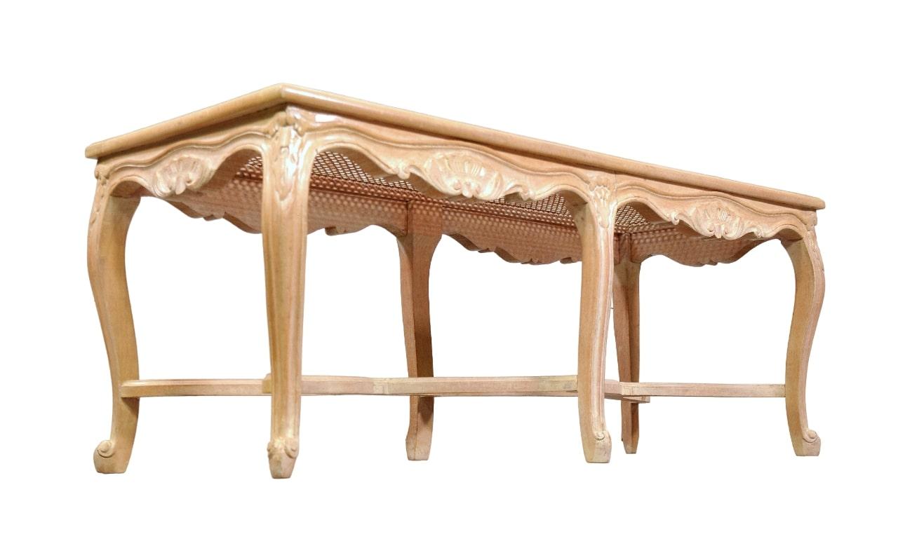 Louis XV Carved Wood and Cane Bench In Excellent Condition For Sale In Miami, FL