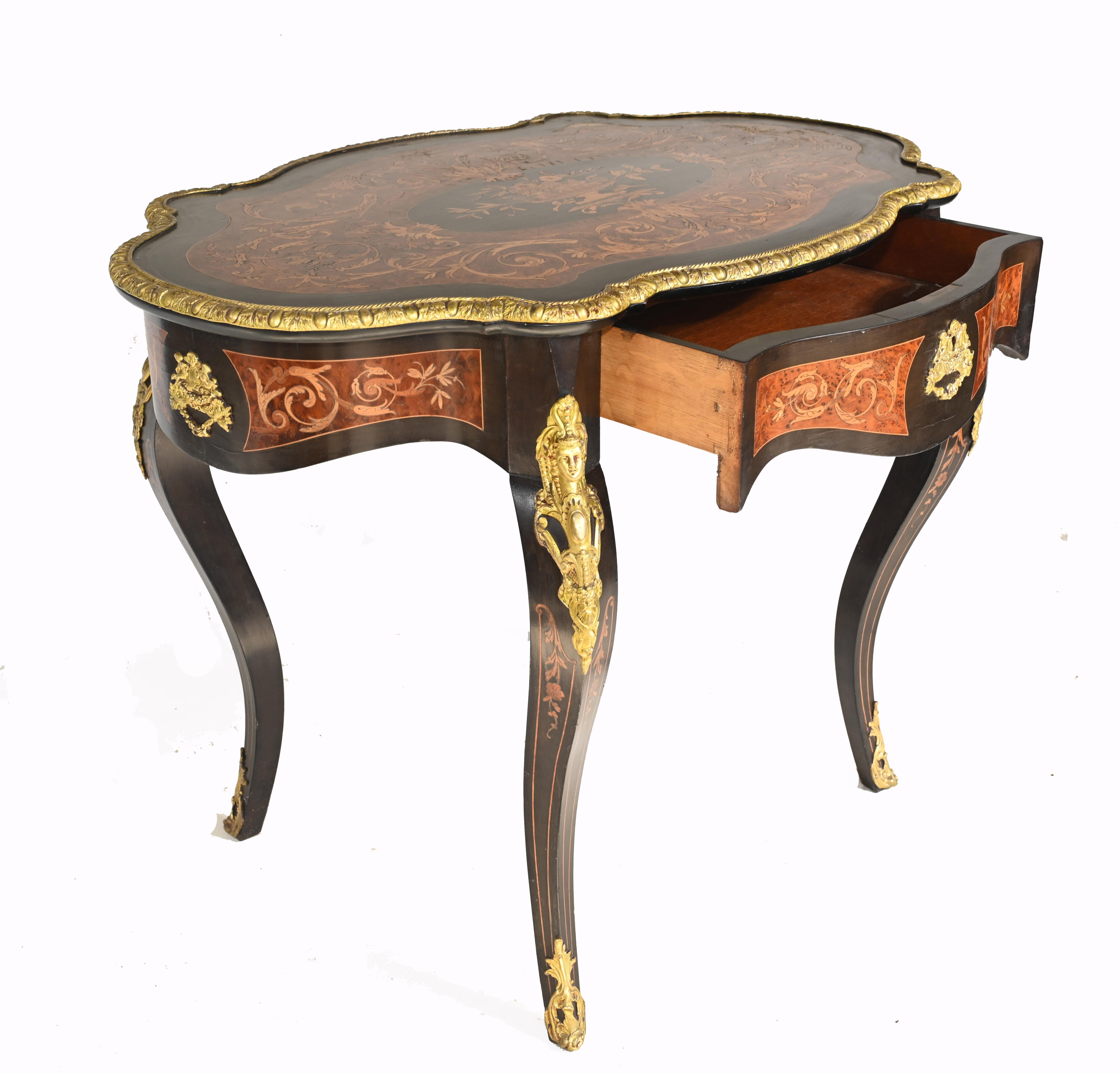 Schreibtisch mit Intarsien im Stil Louis XV. mit Intarsien, 1880 (Veilchenholz) im Angebot