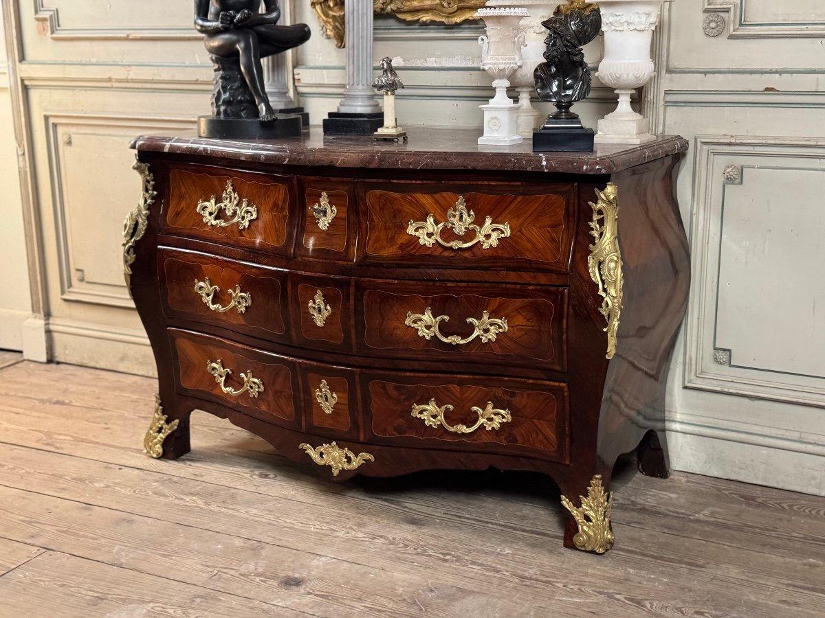 Commode Louis XV, XVIIIe siècle en vente 1