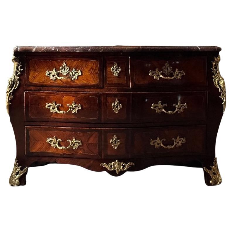Commode Louis XV, XVIIIe siècle en vente