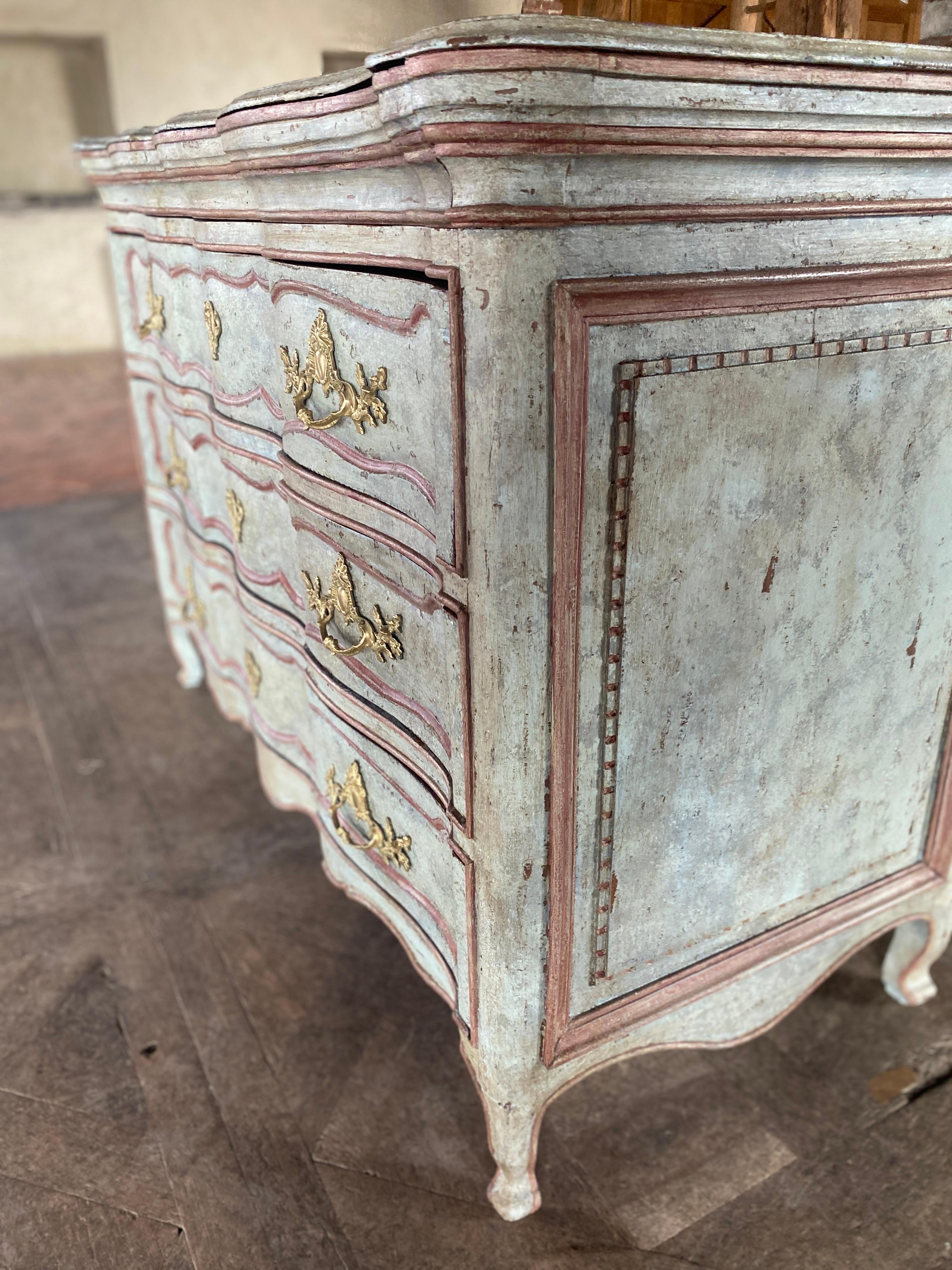 18th Century and Earlier Louis XV chest of drawers patinated curve  For Sale