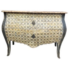 Commode Louis XV patinée avec formes et marbre