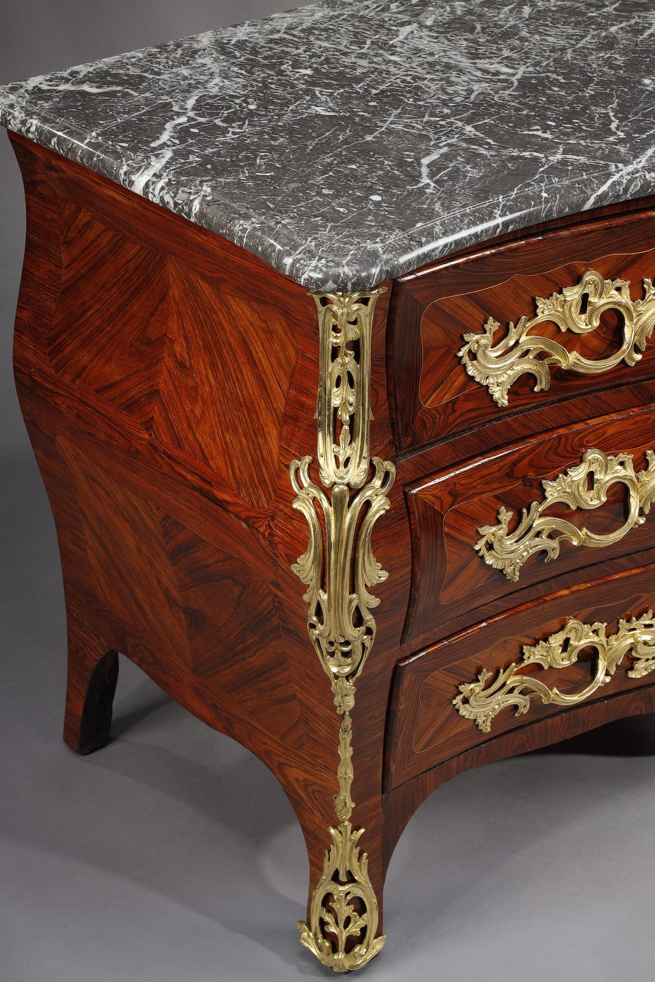 Louis XV Chest of Drawers Signed by L. Pelletier 3