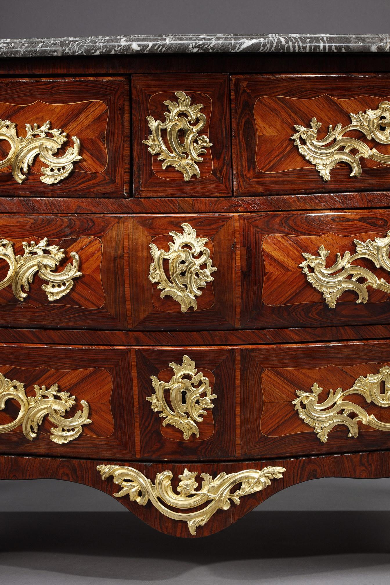 Louis XV Chest of Drawers Signed by L. Pelletier 5