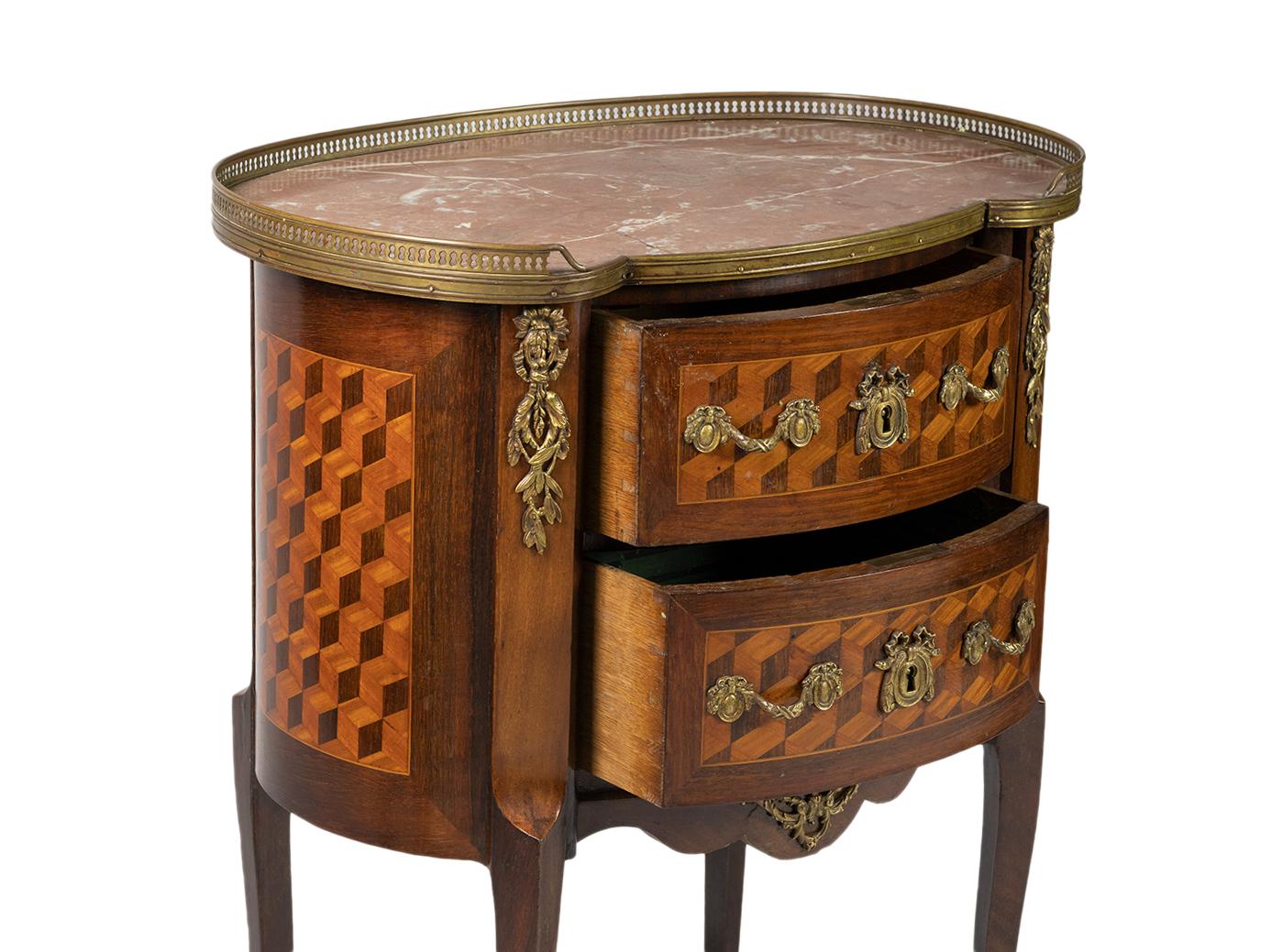 Francese Commode Luigi XV, XIX secolo in vendita