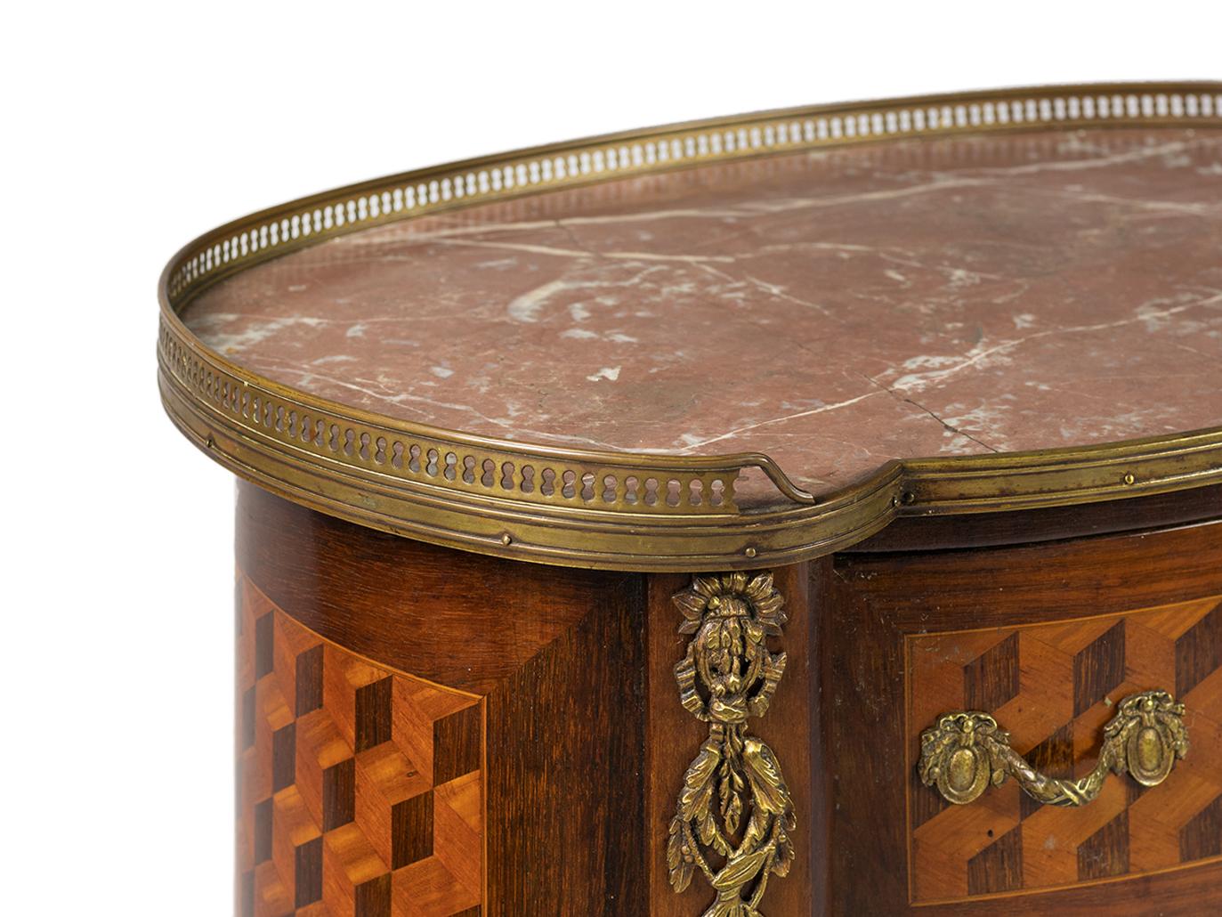 Oggetti in metallo Commode Luigi XV, XIX secolo in vendita