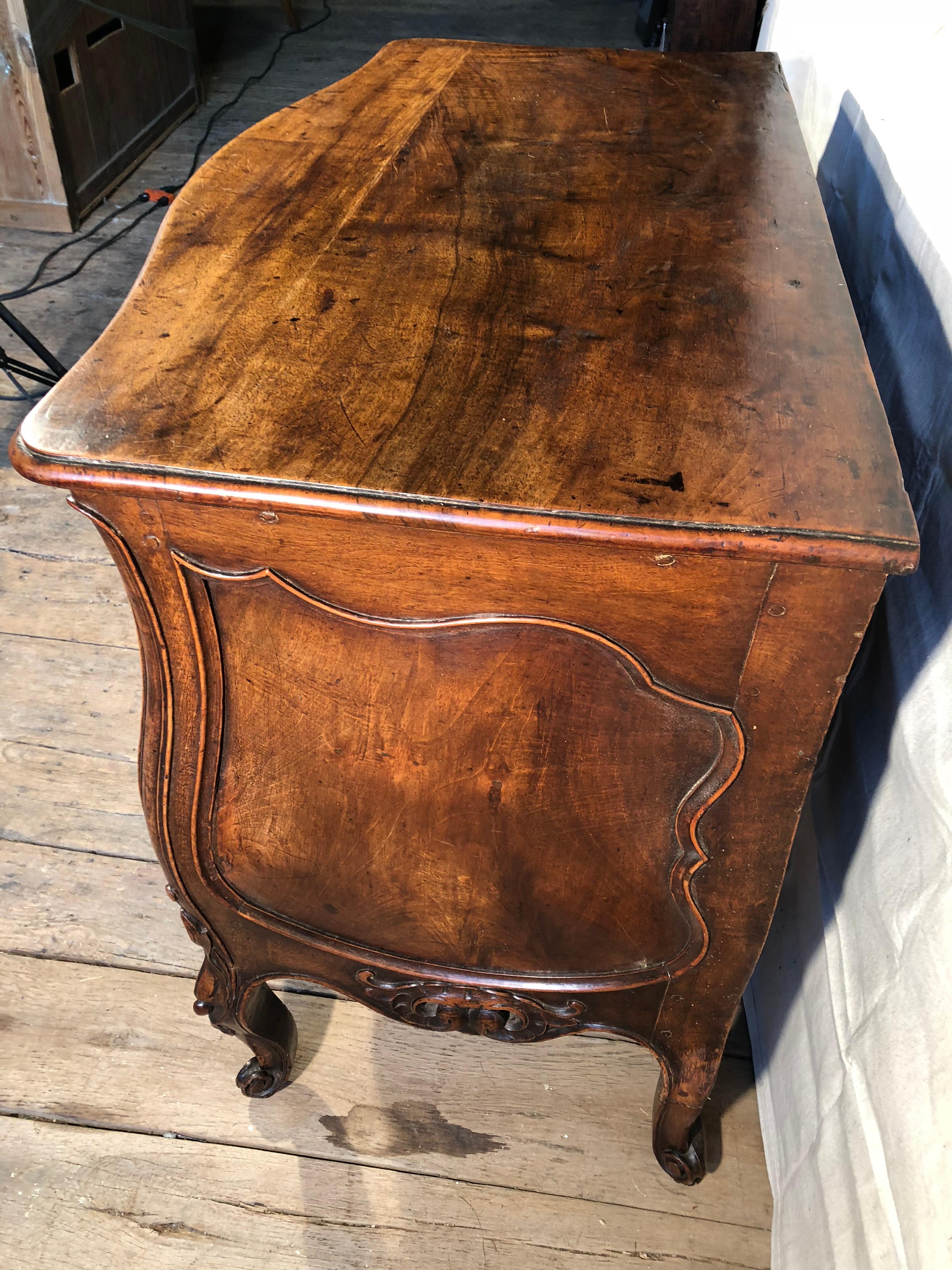 Louis XV Commode, Arles 18th Century 3