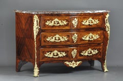 Louis XV Kommode - Gekrönte C Bronzen