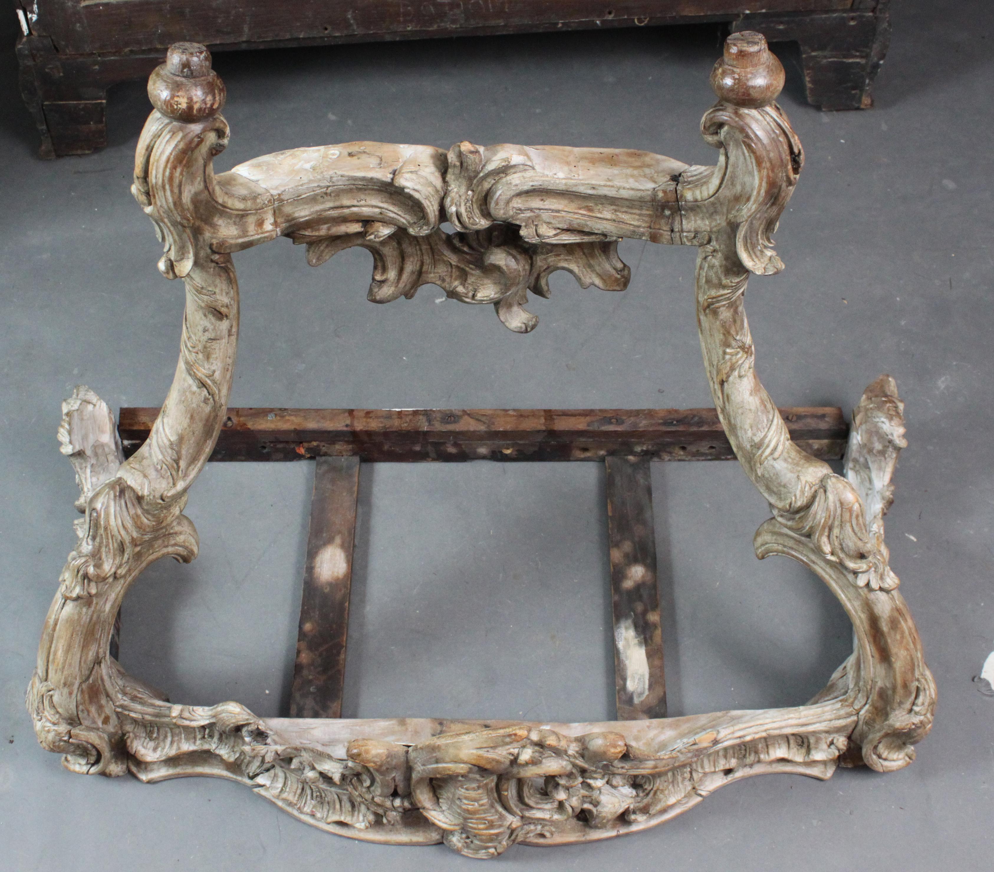 Louis XV Console Table In Good Condition For Sale In Bradford-on-Avon, Wiltshire