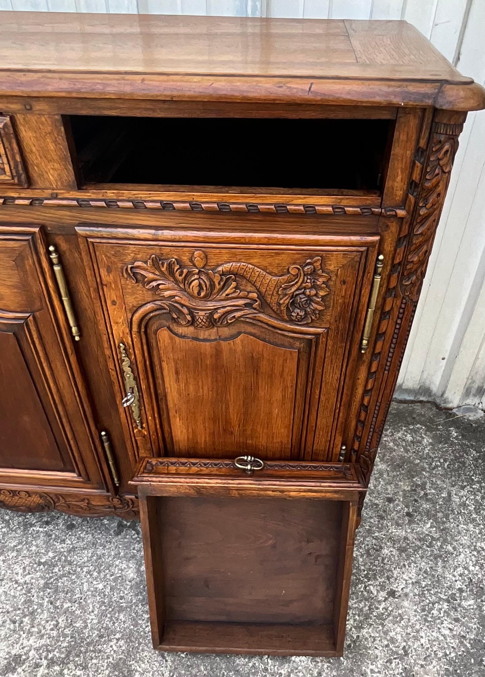 Louis XV Country Sideboard in Solid Oak, 19th Century For Sale 8