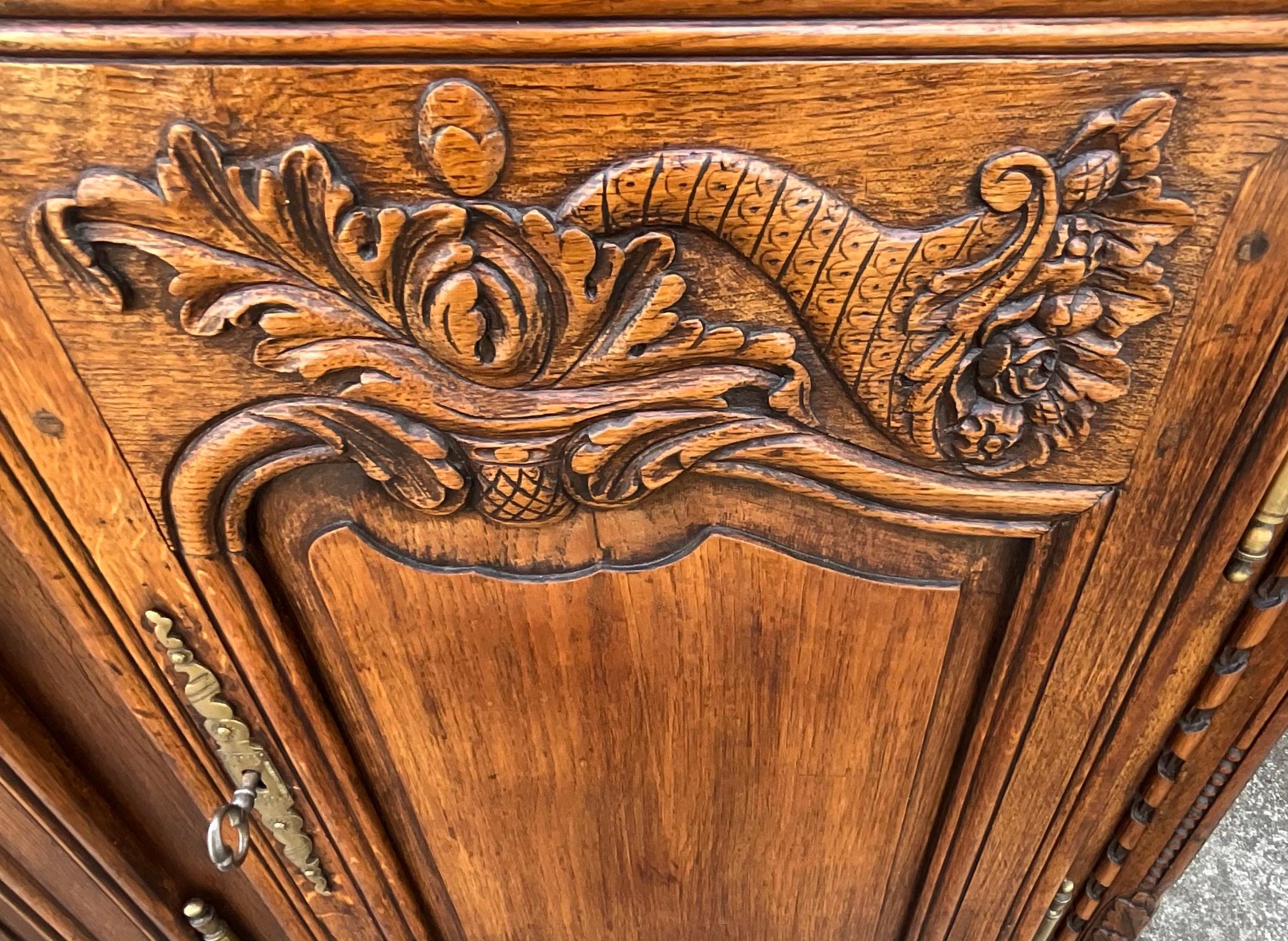 French Louis XV Country Sideboard in Solid Oak, 19th Century For Sale