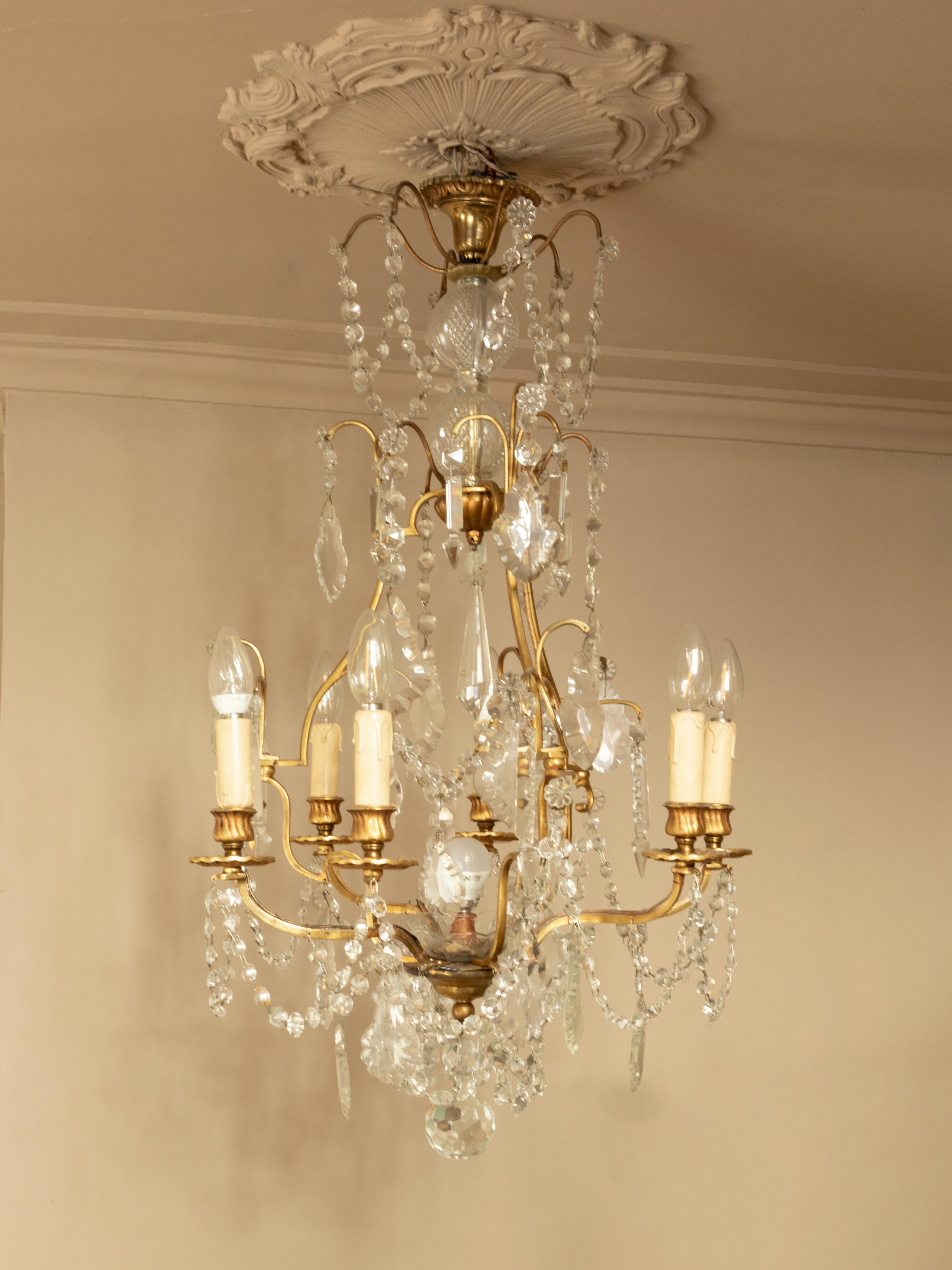 Metallo Lampadario Luigi XV in cristallo e bronzo, sei luci, XIX secolo in vendita