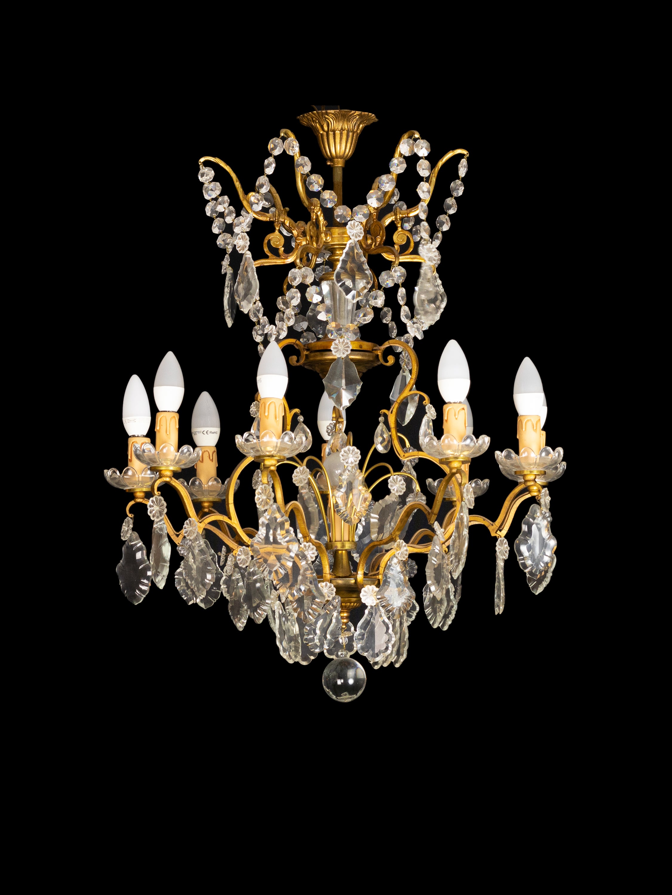 Louis XV Kristall-Kronleuchter aus vergoldeter Bronze mit neun Lichtern im Angebot