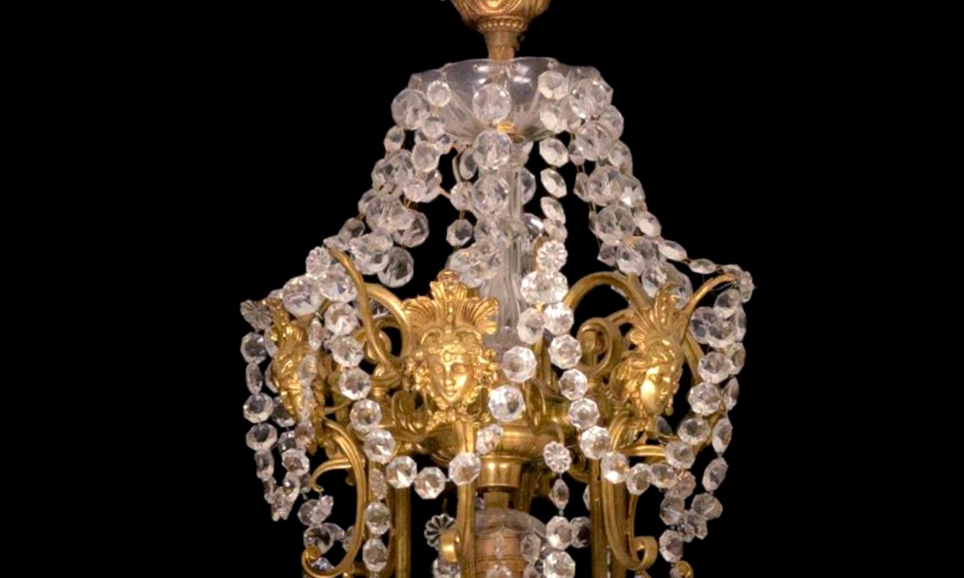 Louis XV Crystal Gilt-Bronze Twenty six-Light Chandelier For Sale 1