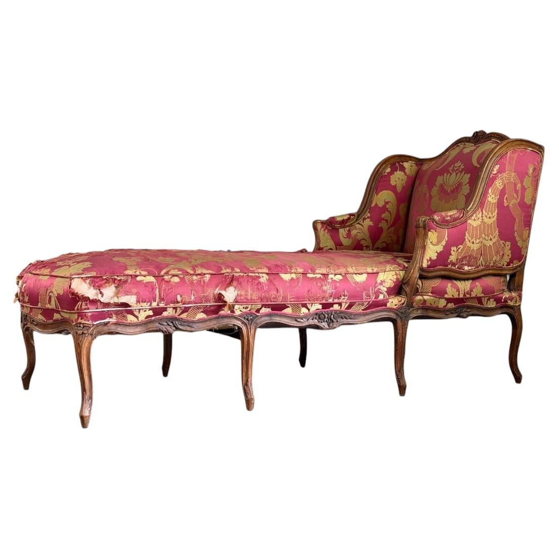 Louis XV daybed in carved wood, 18th century For Sale