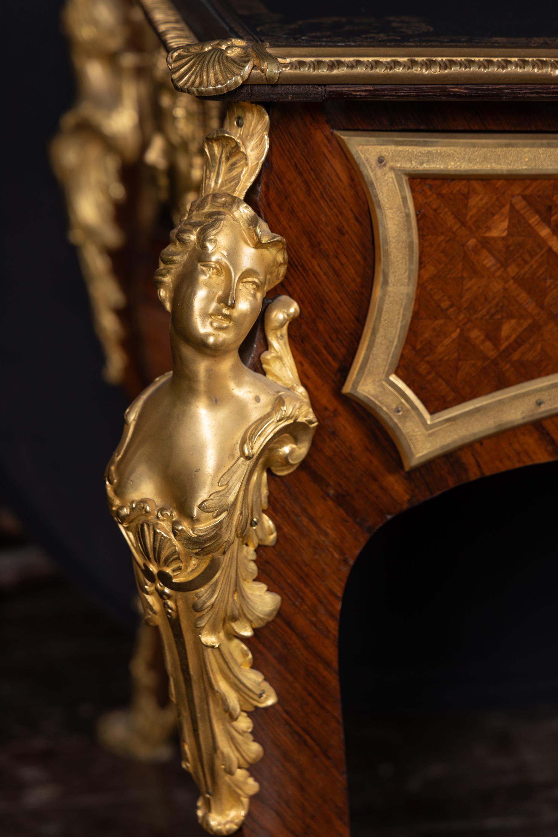 Louis XV Desk with Bronze D’Ore Mounts For Sale 1
