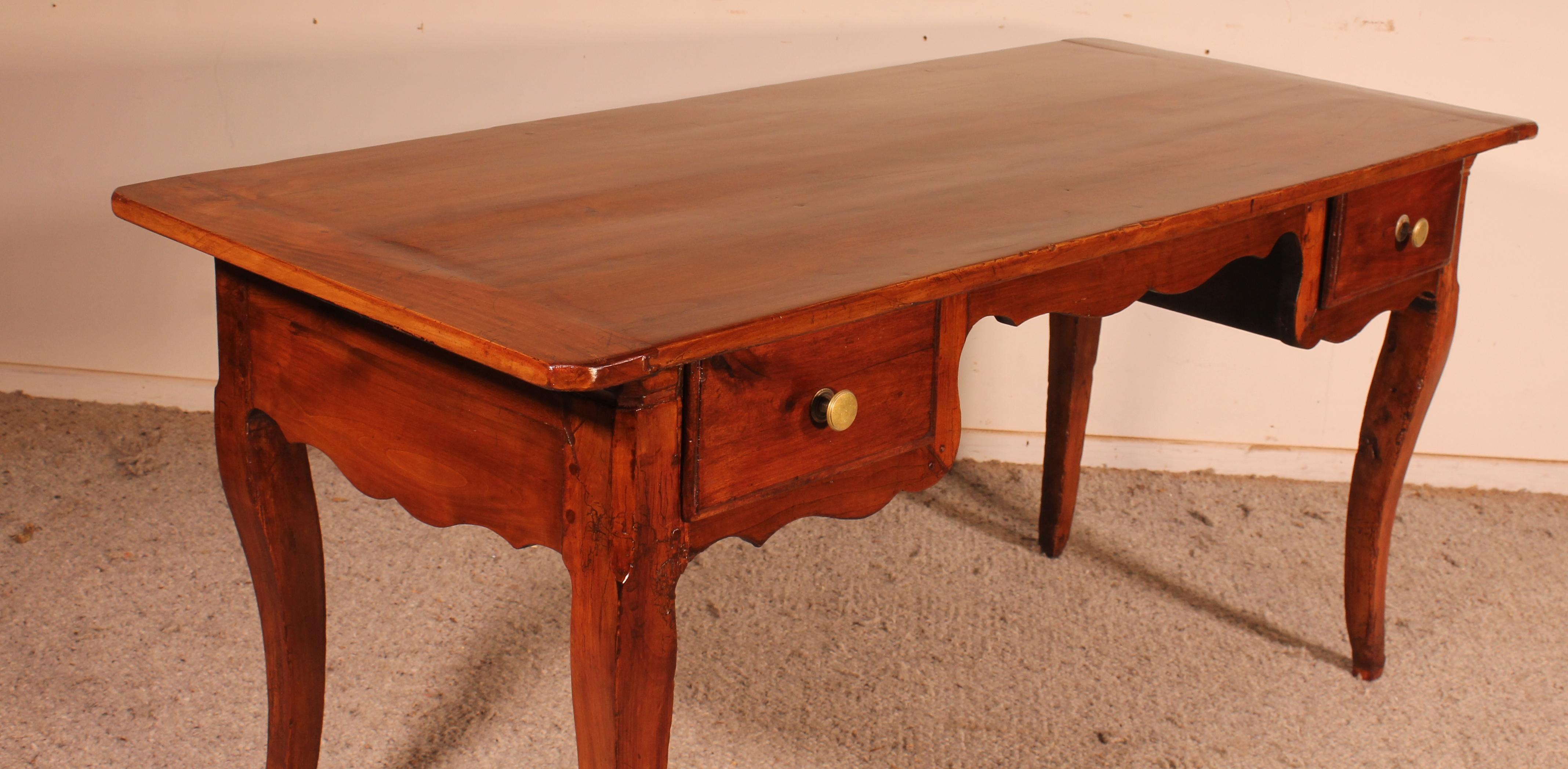 Louis XV Desk in Cherry Early 19th Century For Sale 6