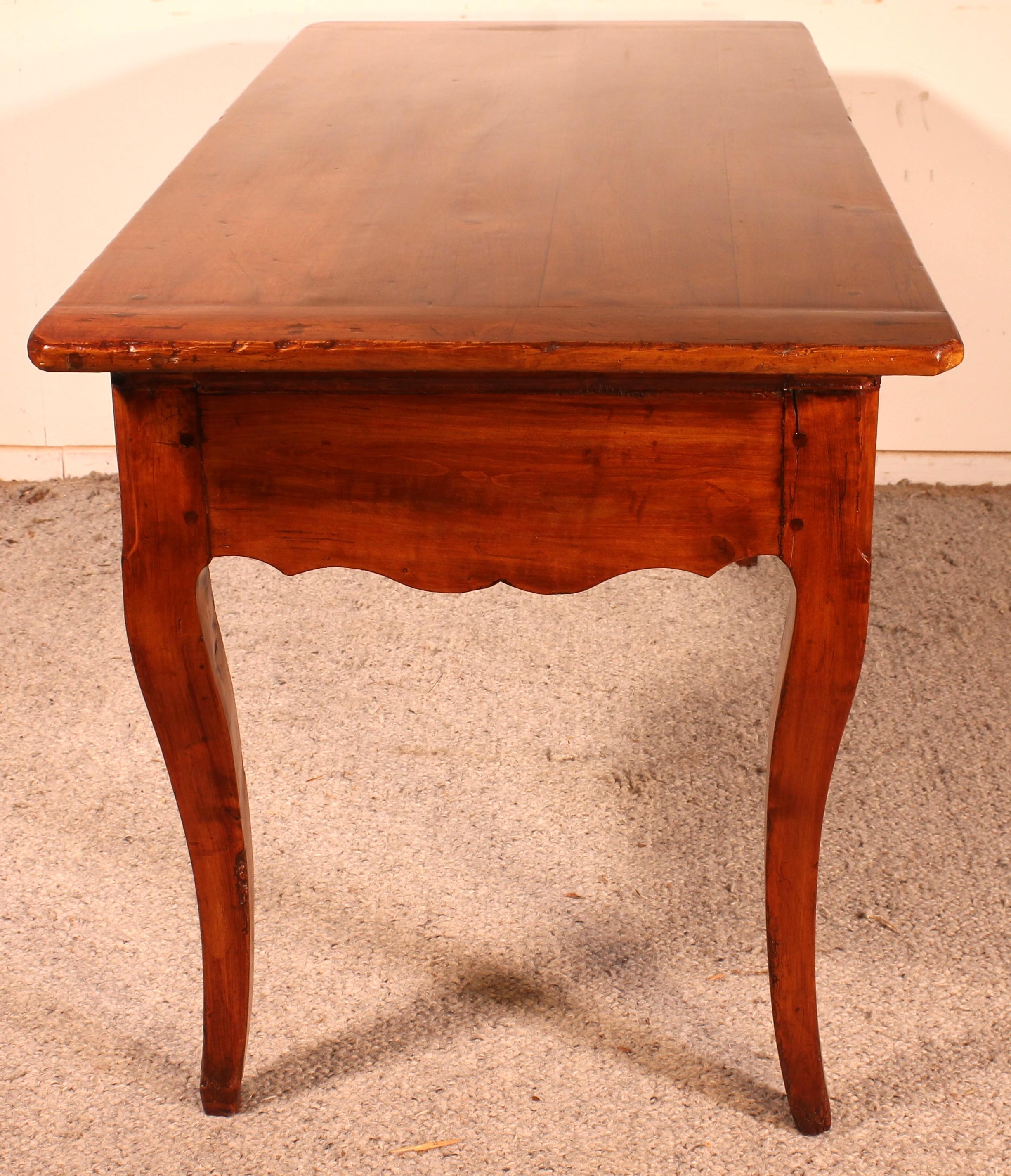 Louis XV Desk in Cherry Early 19th Century For Sale 1