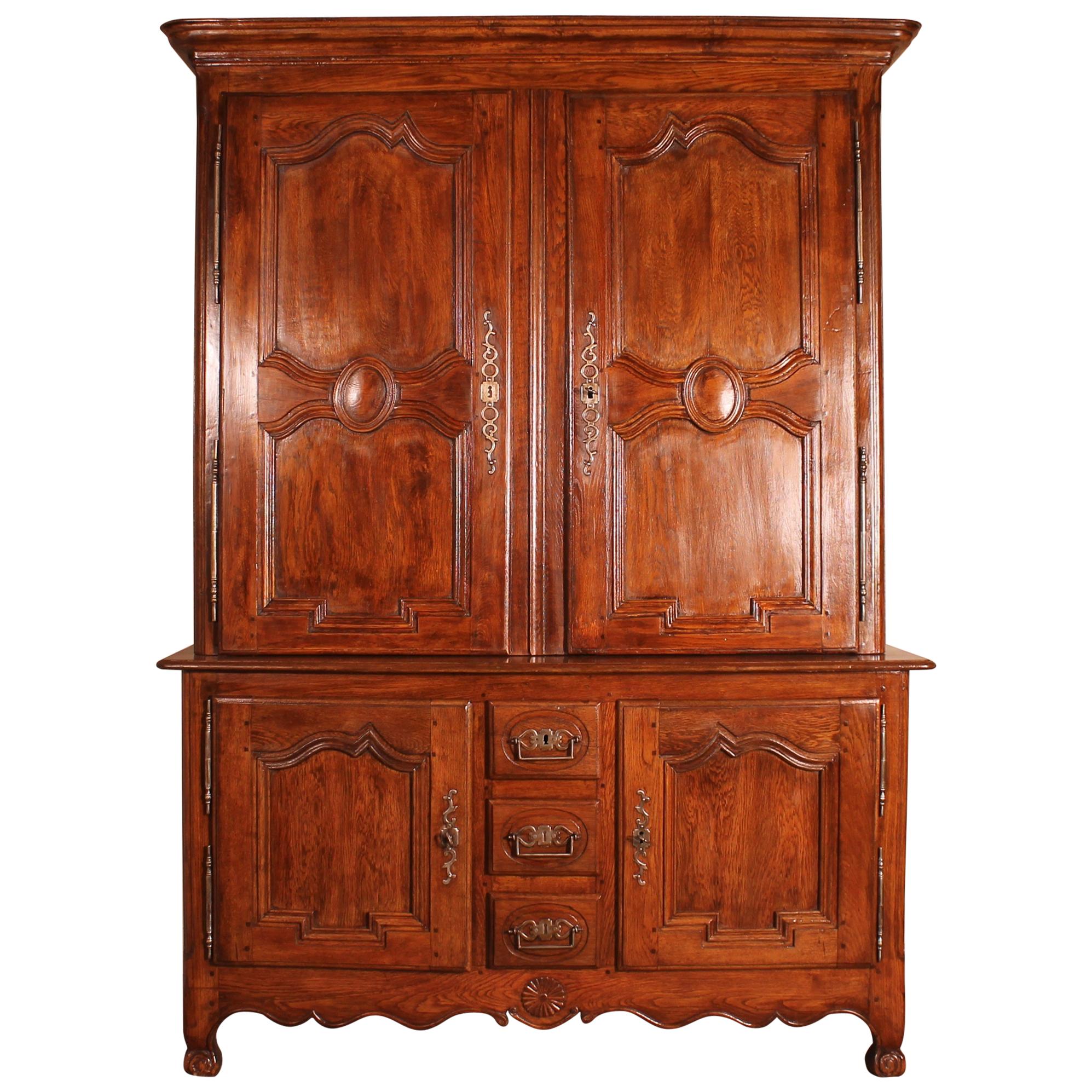 Louis XV Deux Corps/ Buffet/Cupboard in Oak from the 18th Century, Picardie