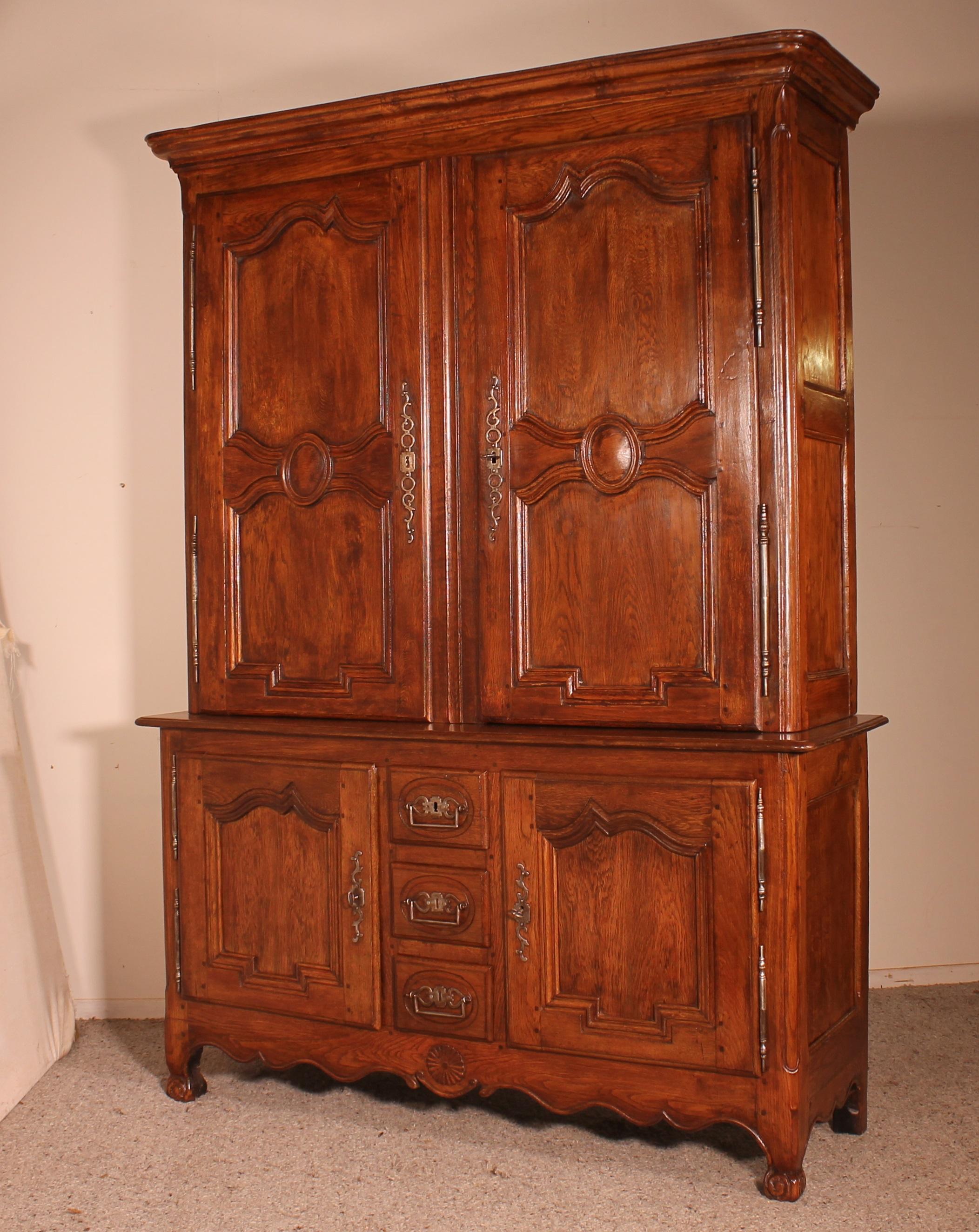 Louis XV Deux Corps/ Buffet/Cupboard in Oak from the 18th Century, Picardie For Sale 1
