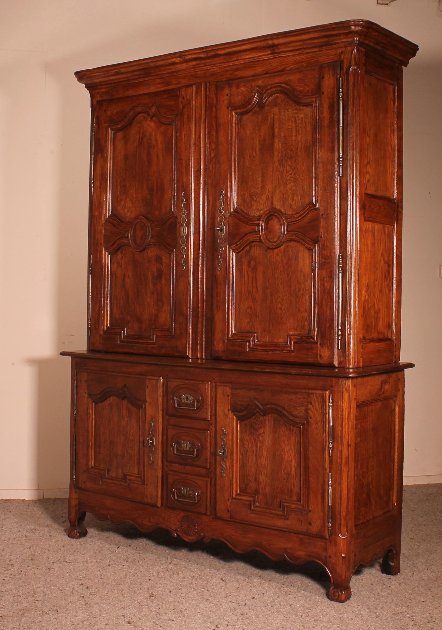 Louis XV Deux Corps/ Buffet/Cupboard in Oak from the 18th Century, Picardie For Sale 3