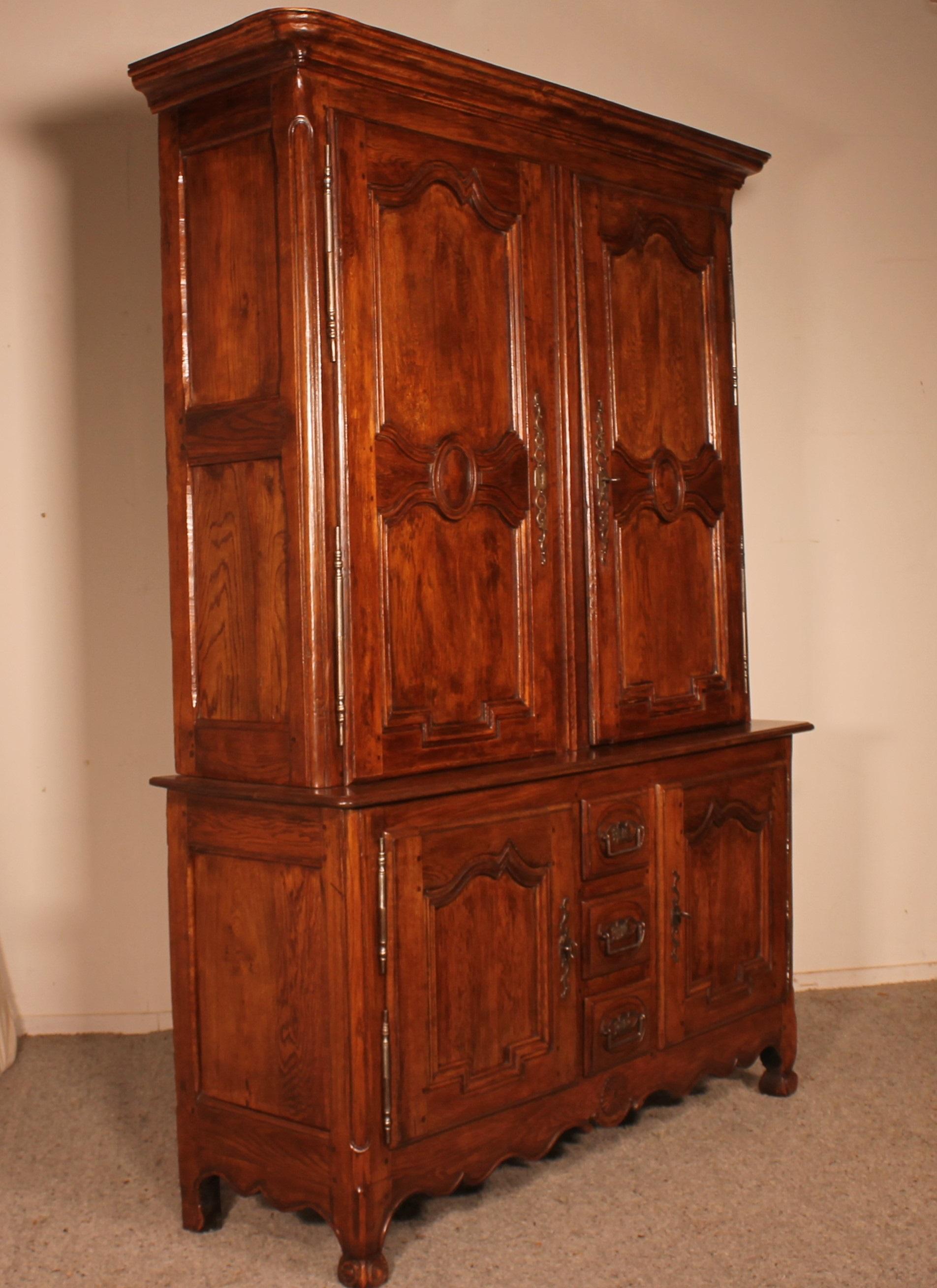 Louis XV Deux Corps/ Buffet/Cupboard in Oak from the 18th Century, Picardie For Sale 4