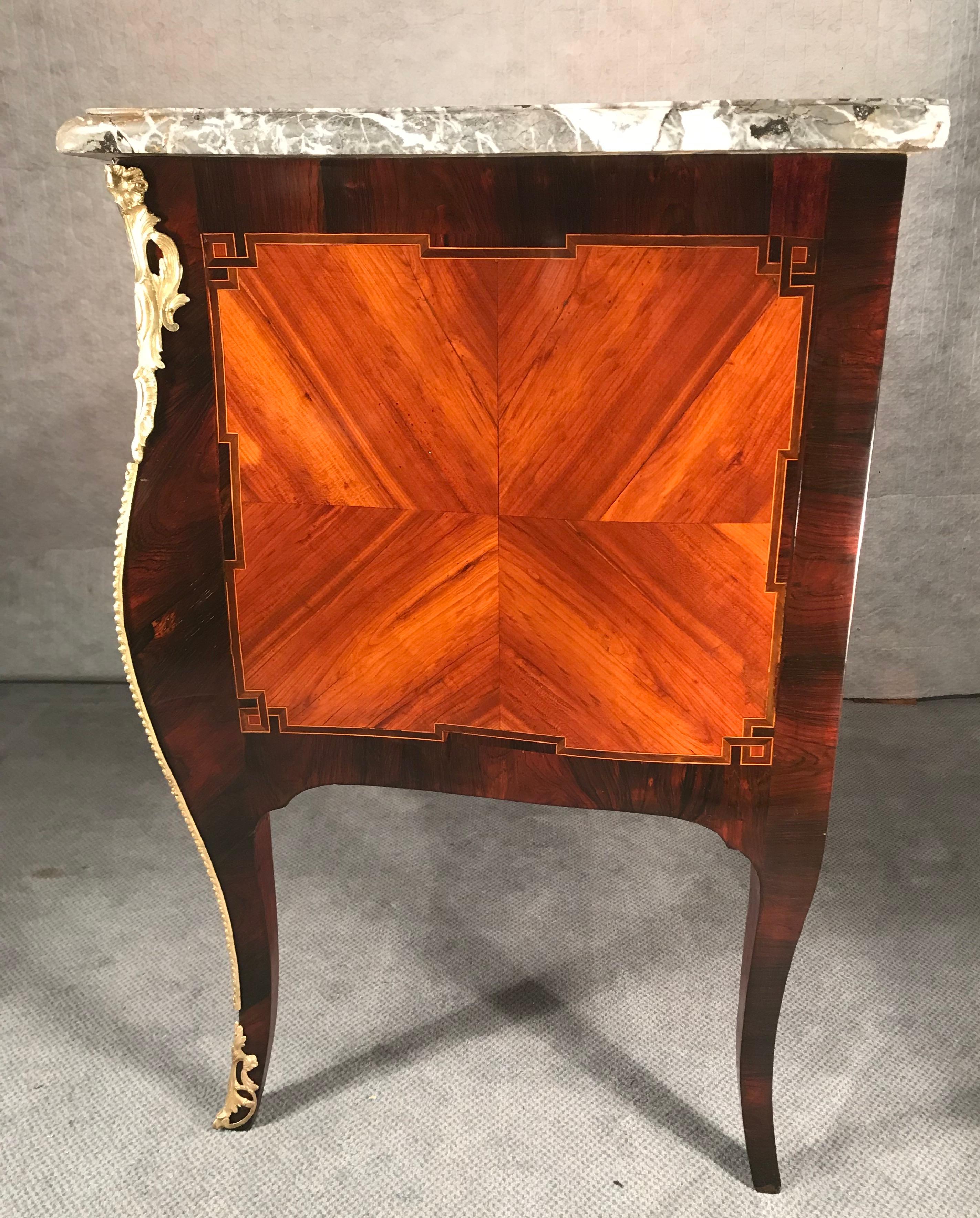 Commode Louis XV, France, 1770, bois de violette en vente 2