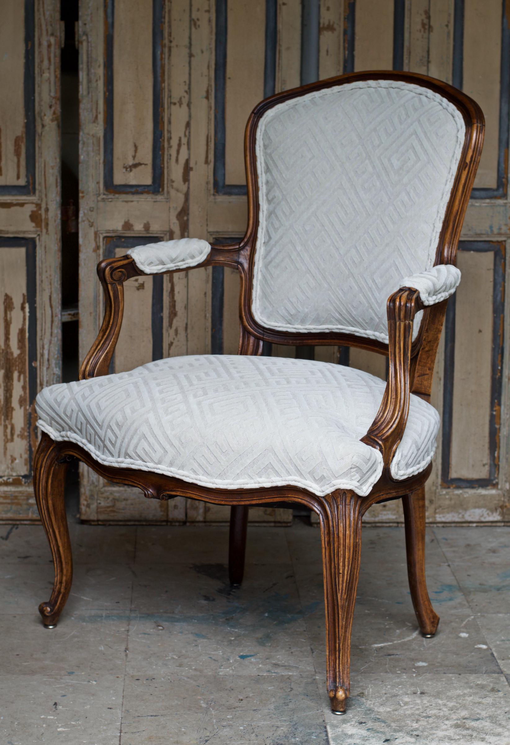 Louis XV Fauteuil of Fruitwood Dressed in Greek Key Linen In Good Condition For Sale In Charlottesville, VA