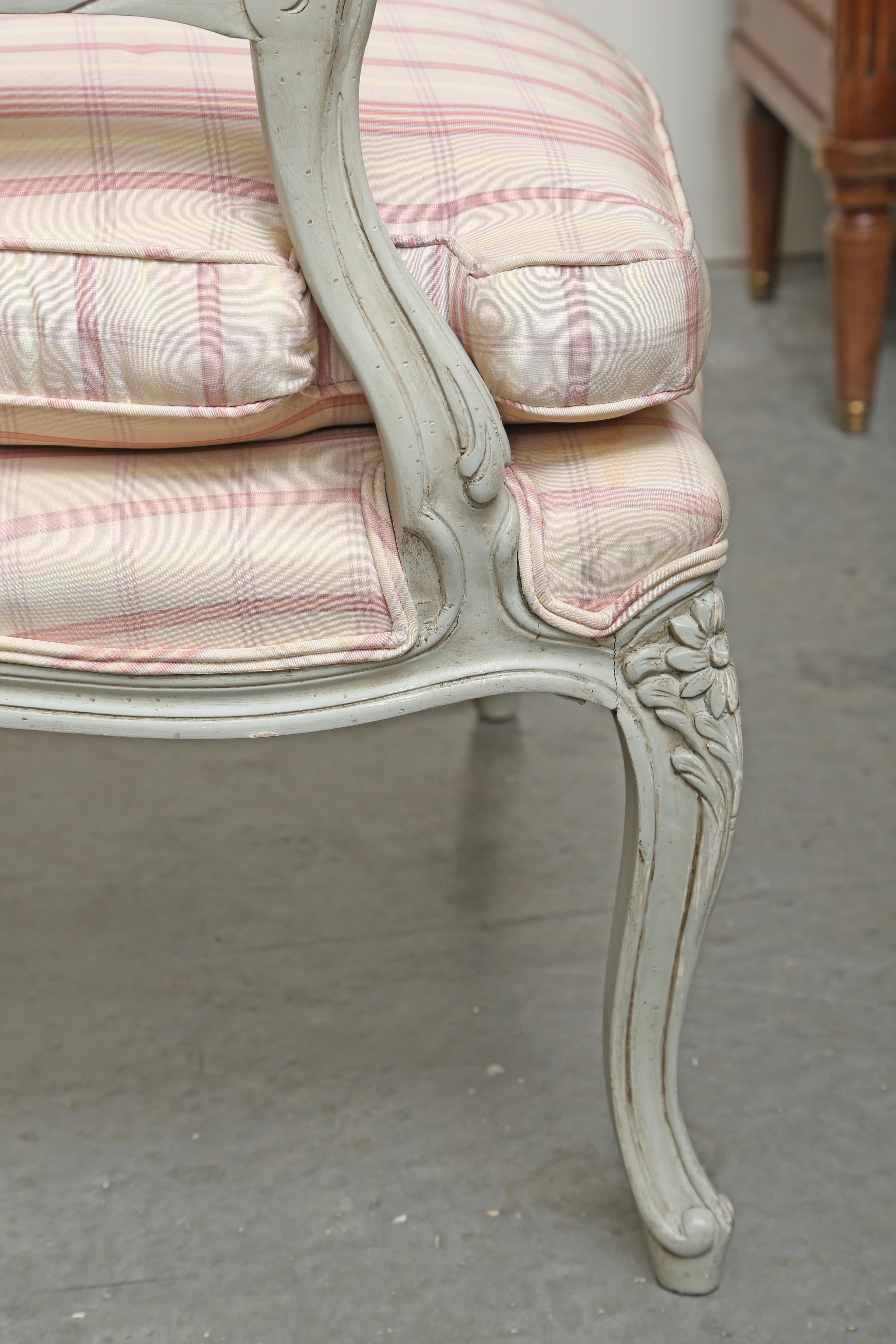 Louis XV Fauteuil Signed Trouvailles In Good Condition In West Palm Beach, FL