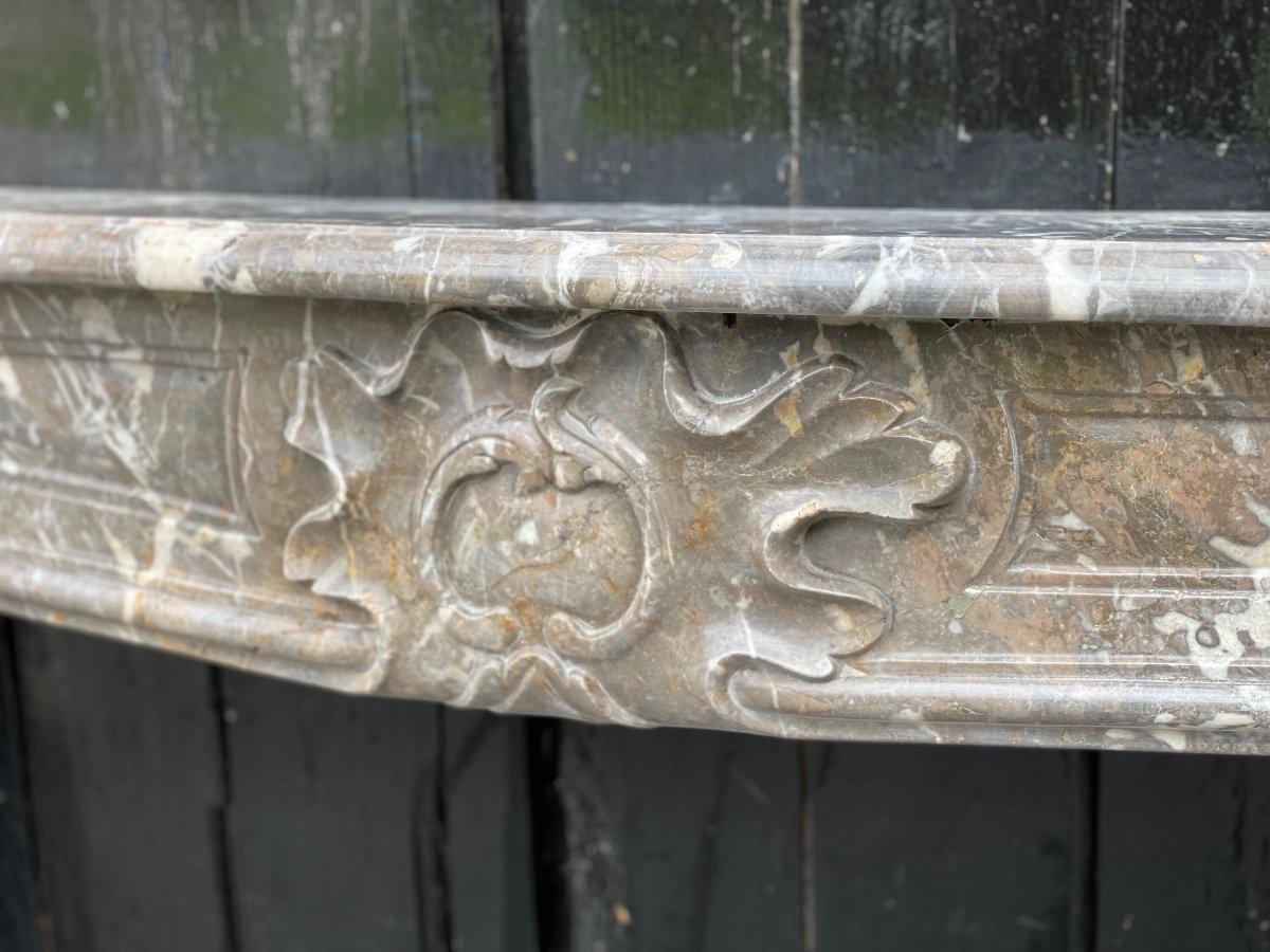 Cheminée Louis XV en marbre gris Ardennes, fin du XVIIIe siècle Excellent état - En vente à Honnelles, WHT