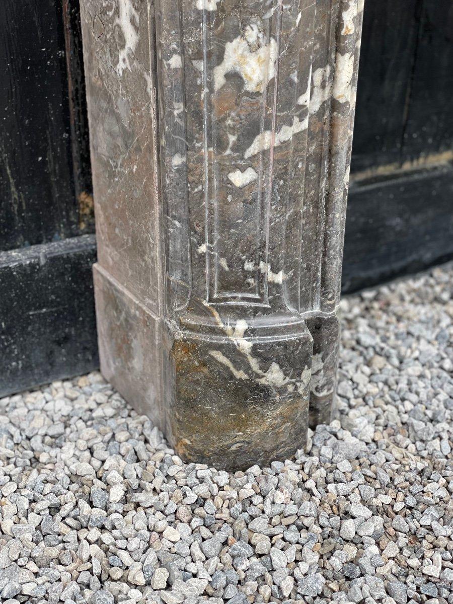 Cheminée Louis XV en marbre gris Ardennes, fin du XVIIIe siècle en vente 1