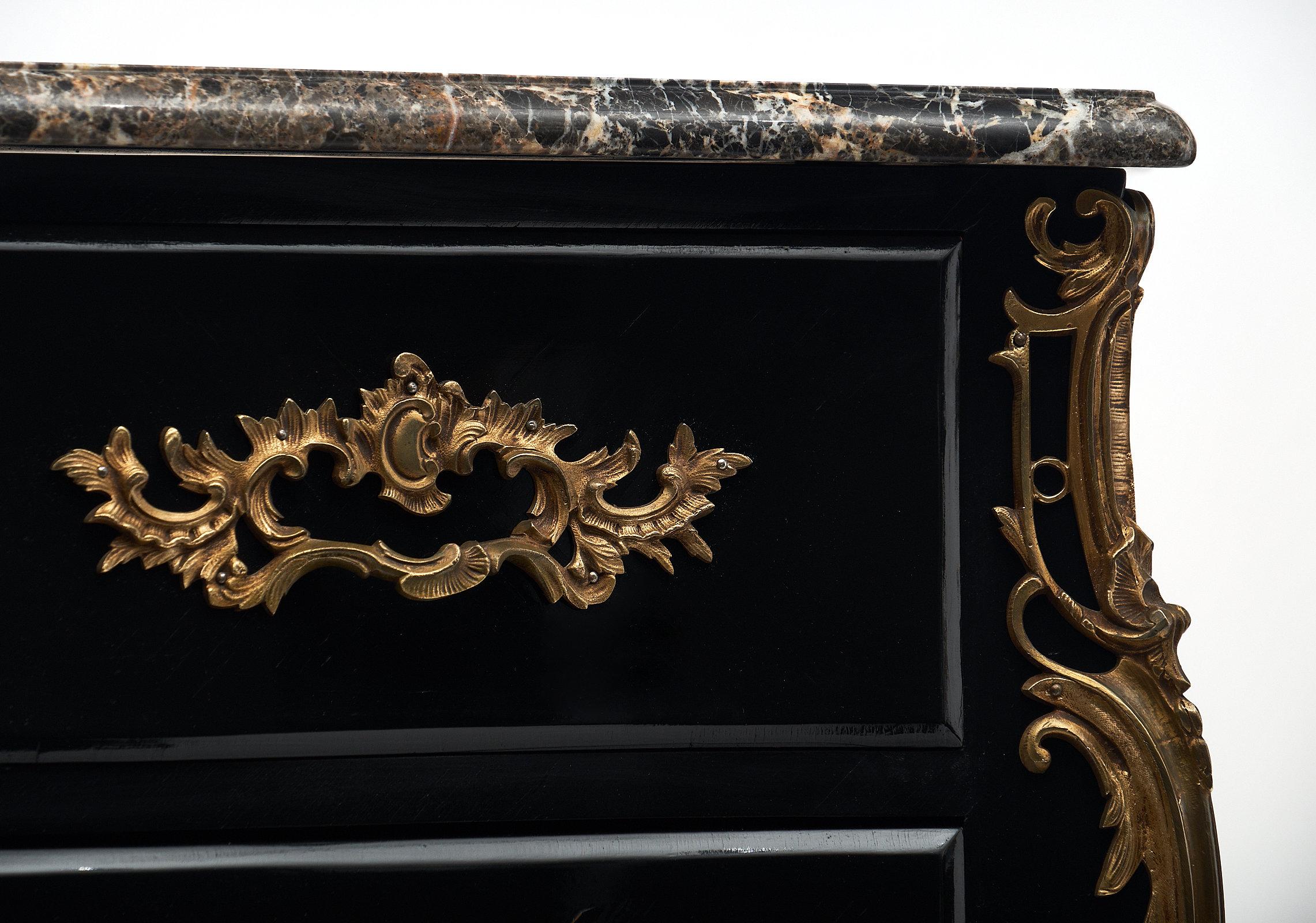 Louis XV French Antique Chest In Excellent Condition In Austin, TX