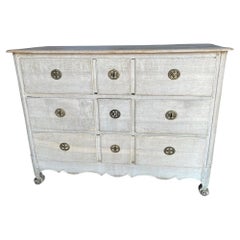 Commode Louis XV en chêne blanchi