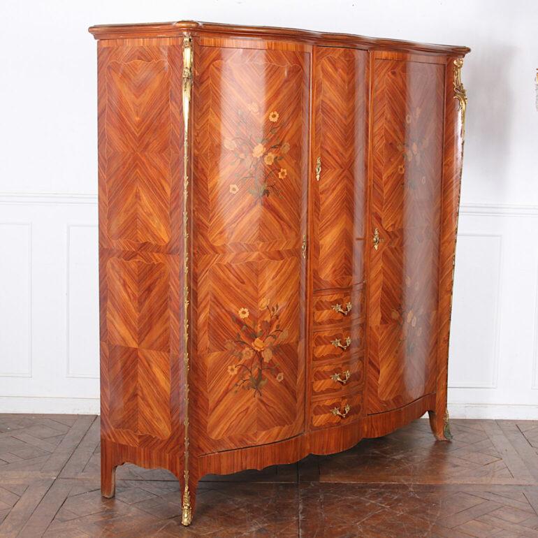 Louis XV French Bombe Inlaid Armoire or Cabinet In Good Condition In Vancouver, British Columbia