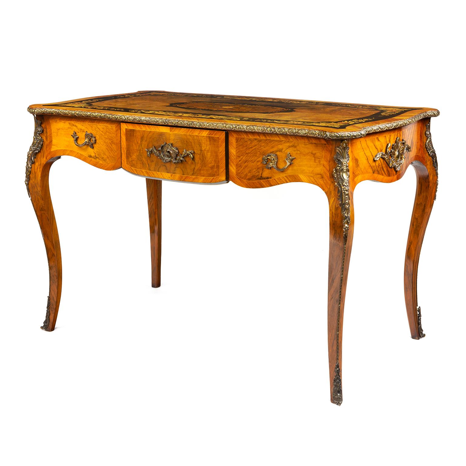 Louis XV French Bureau Plat Desk In Good Condition For Sale In Northwich, GB