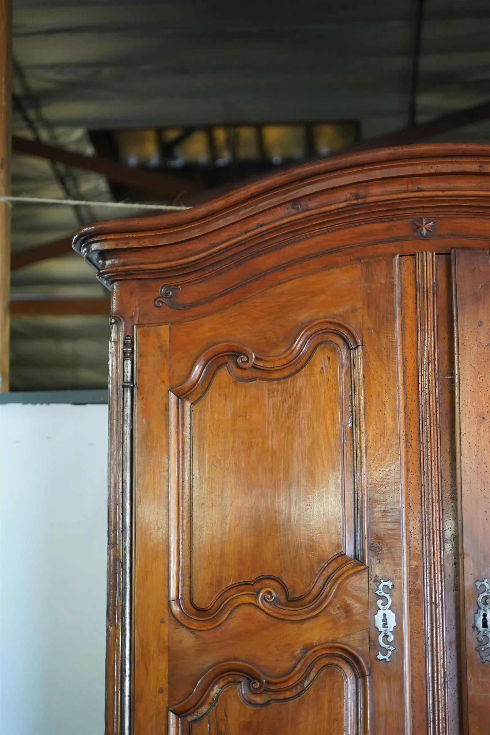 Hand-Carved Louis XV French Provincial Hand Carved Walnut Buffet a Deux Corps Late 1700's For Sale