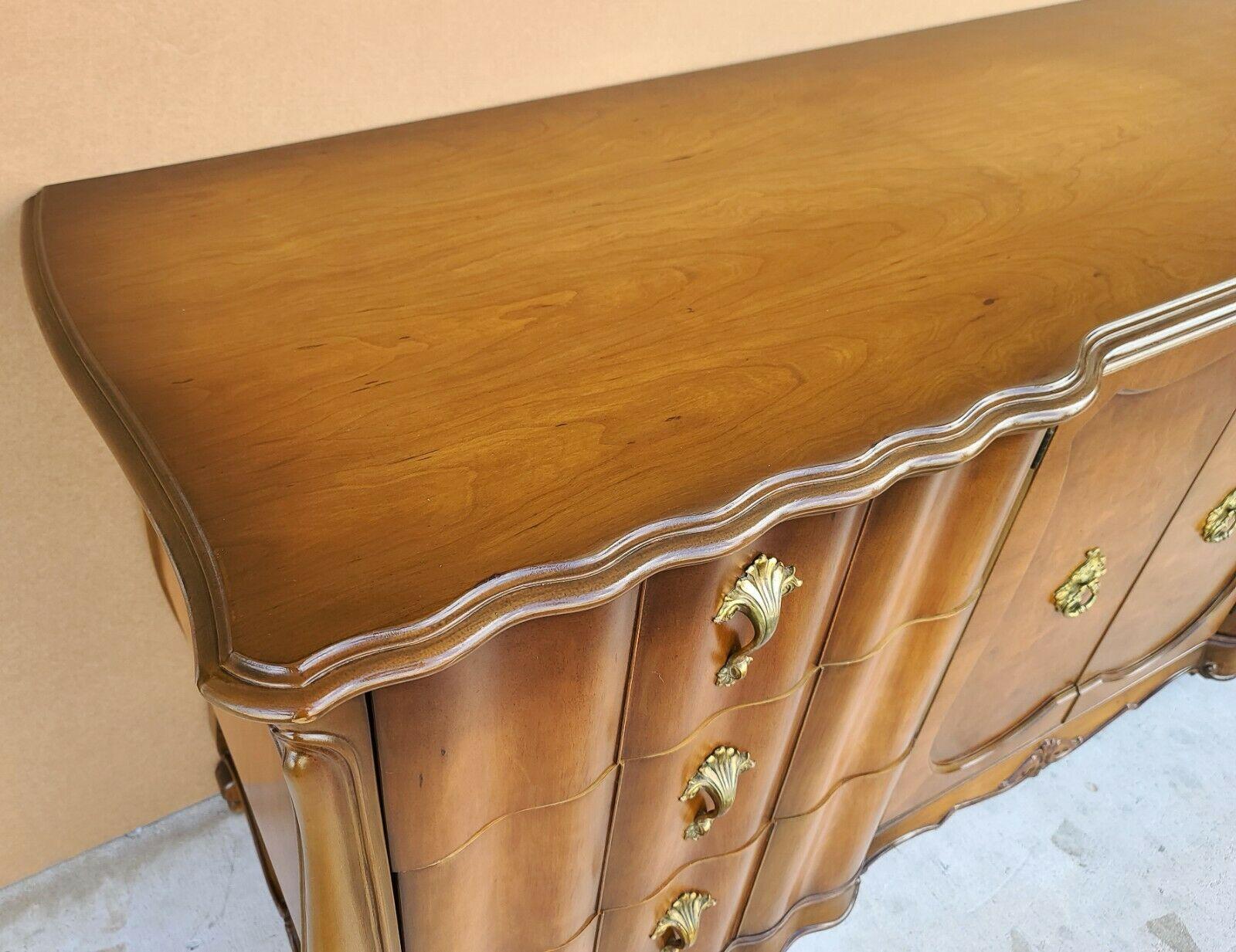 Louis XV French Provincial Sculptural Dresser by Daniel Jones New York In Good Condition For Sale In Lake Worth, FL
