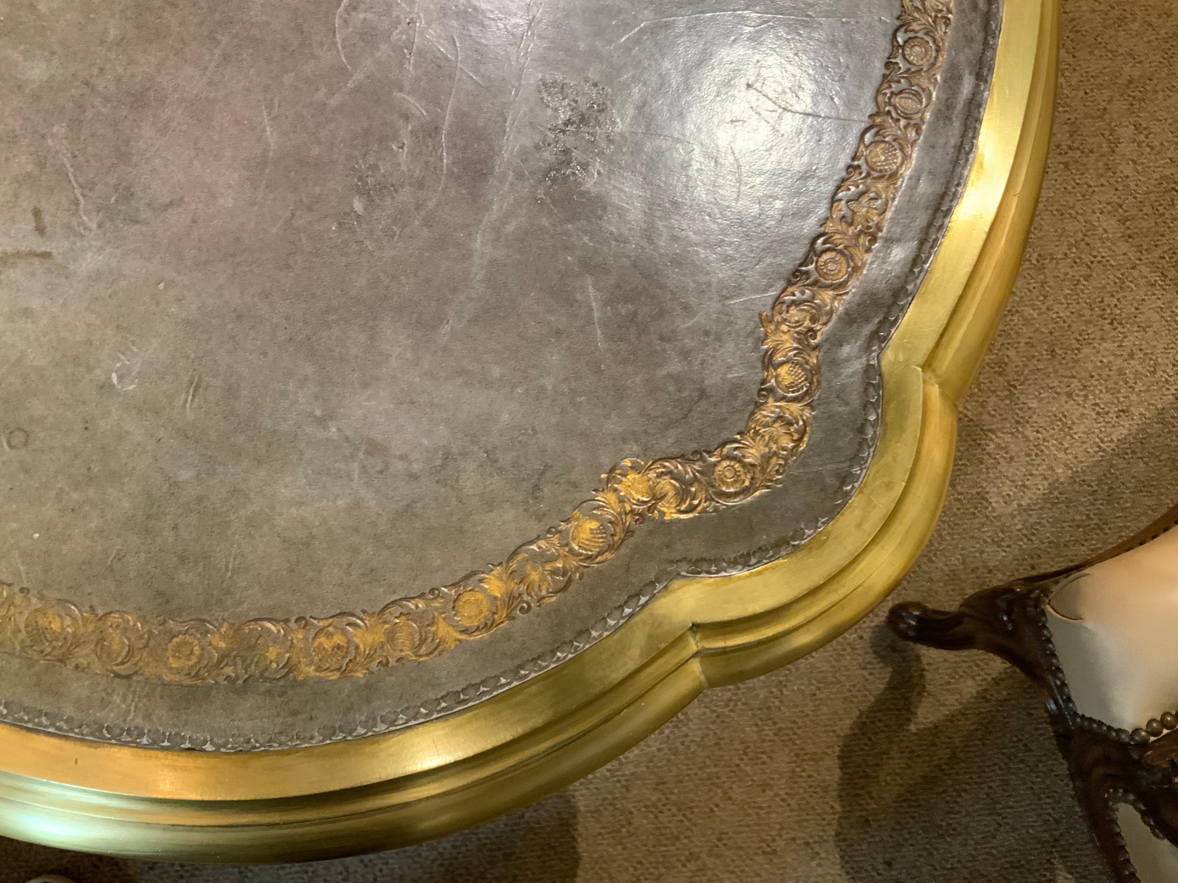 Luigi XV  Scrittoio a forma di rene in stile francese, montature in bronzo del XIX secolo in vendita 3
