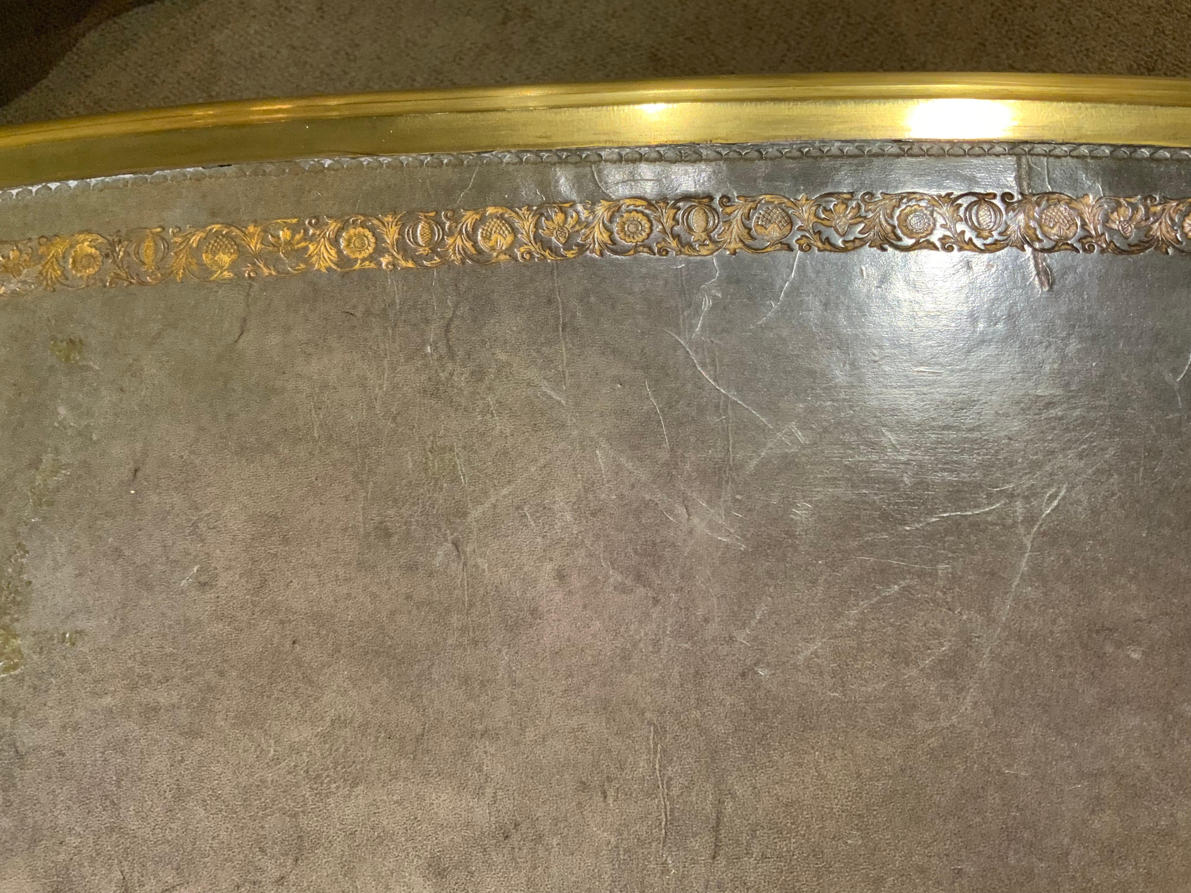 Luigi XV  Scrittoio a forma di rene in stile francese, montature in bronzo del XIX secolo in vendita 4